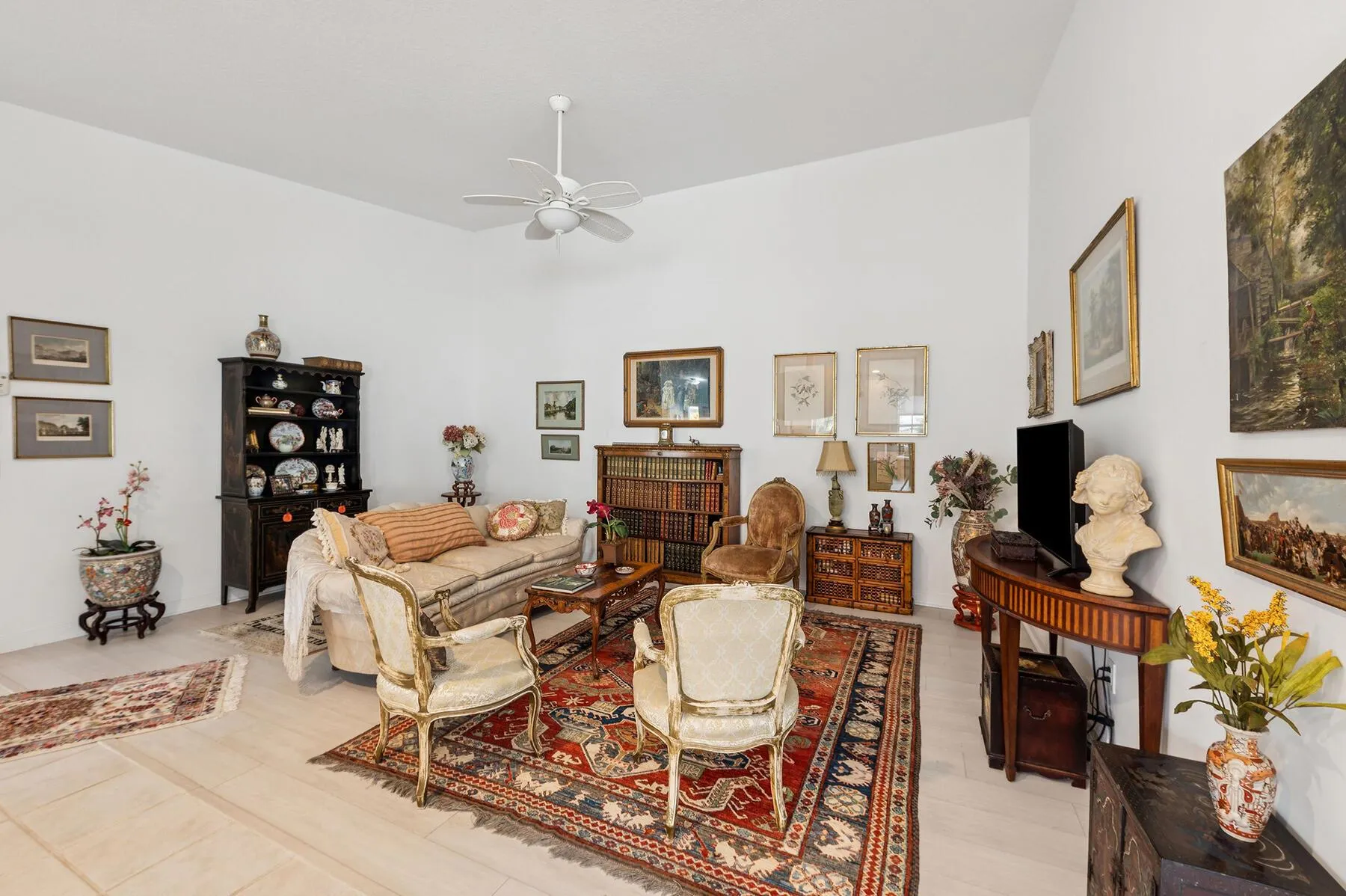 2718 Livingston Lane