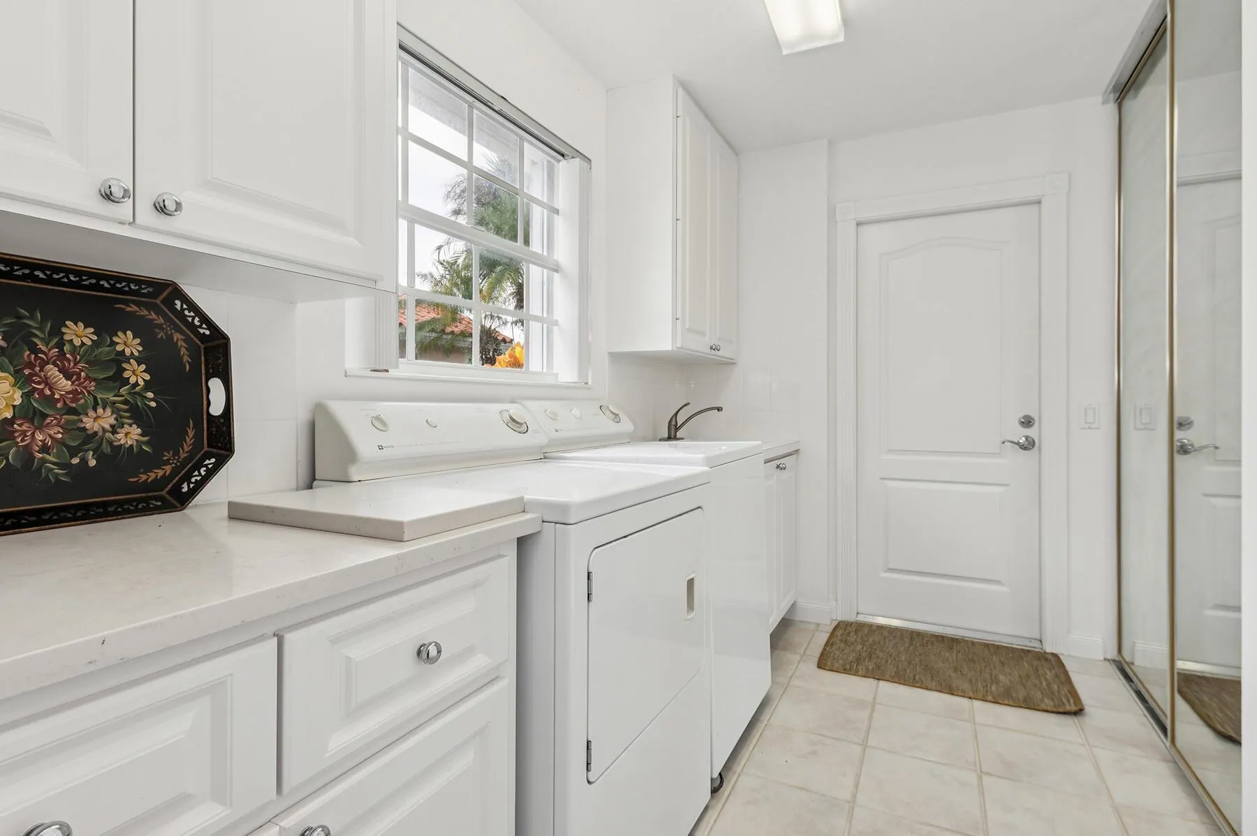 2718 Livingston Lane