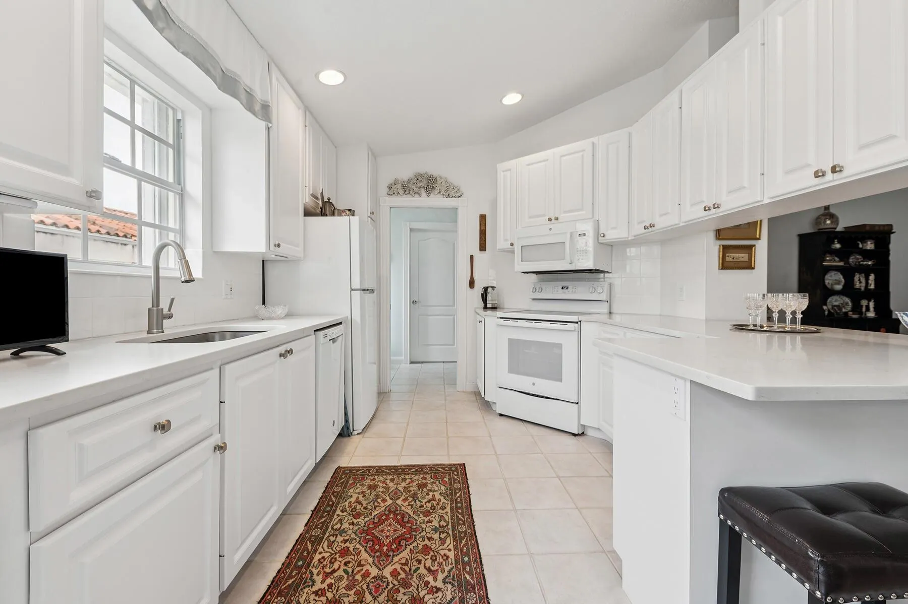2718 Livingston Lane