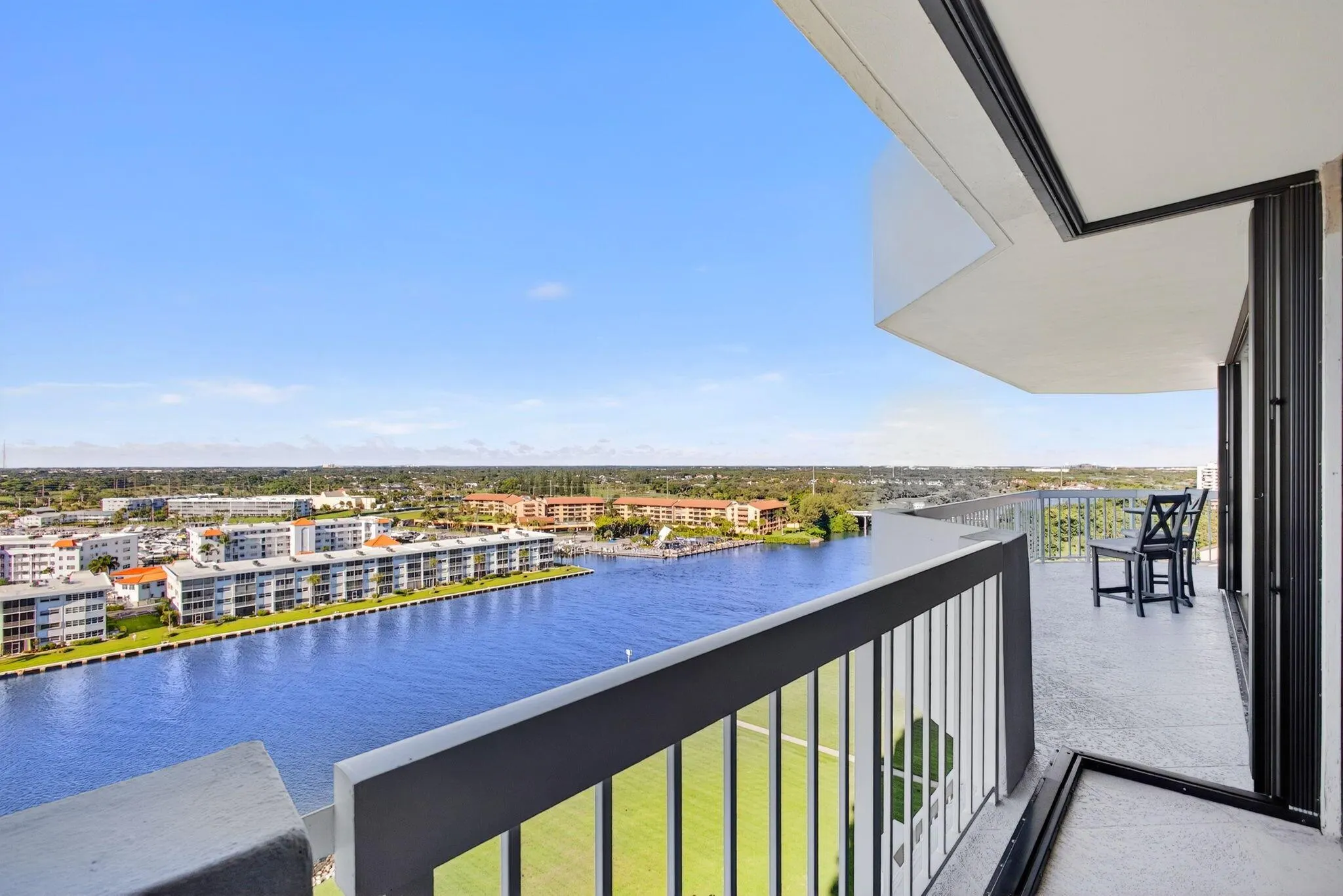 123 Lakeshore Drive, #1544