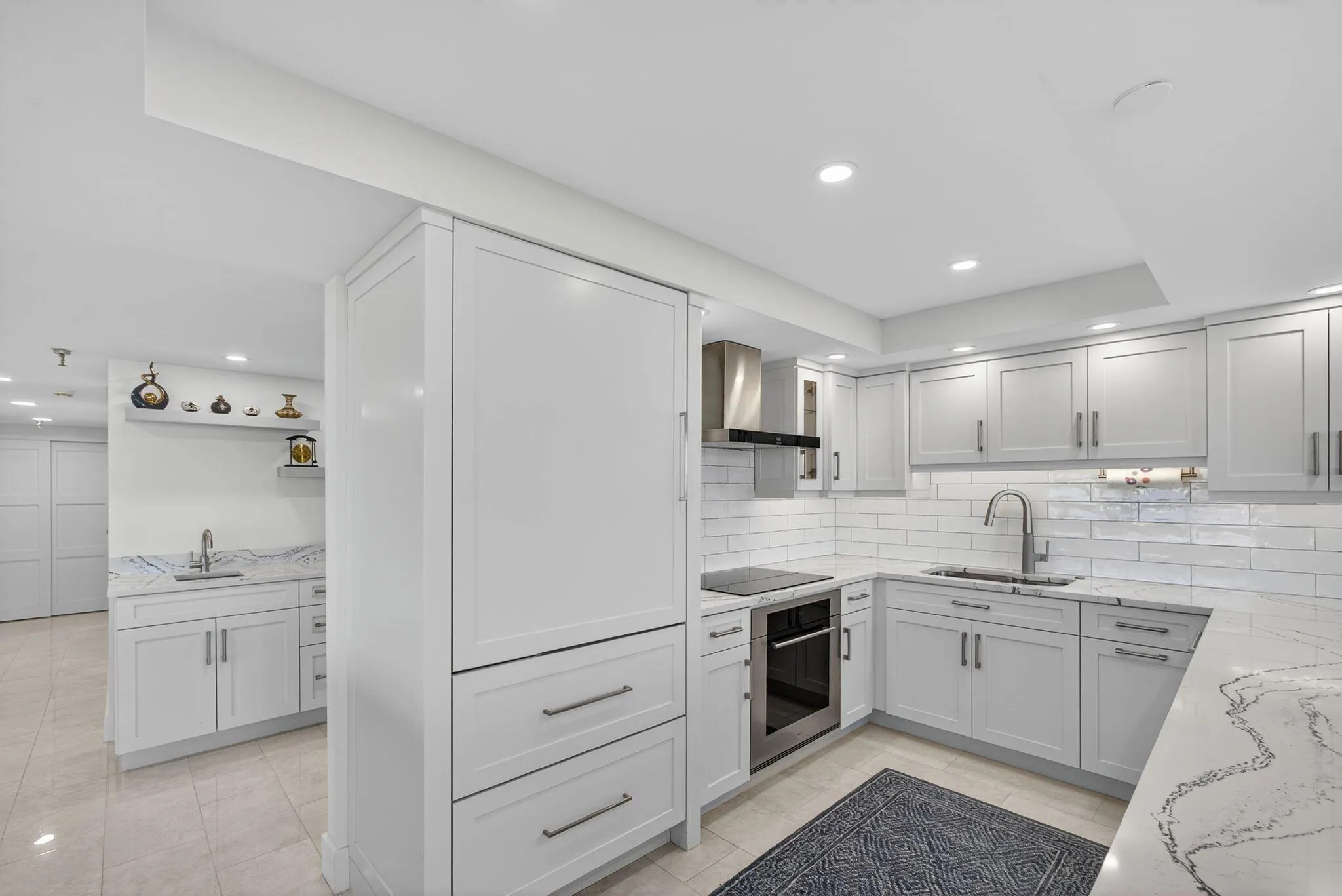 123 Lakeshore Drive, #1544