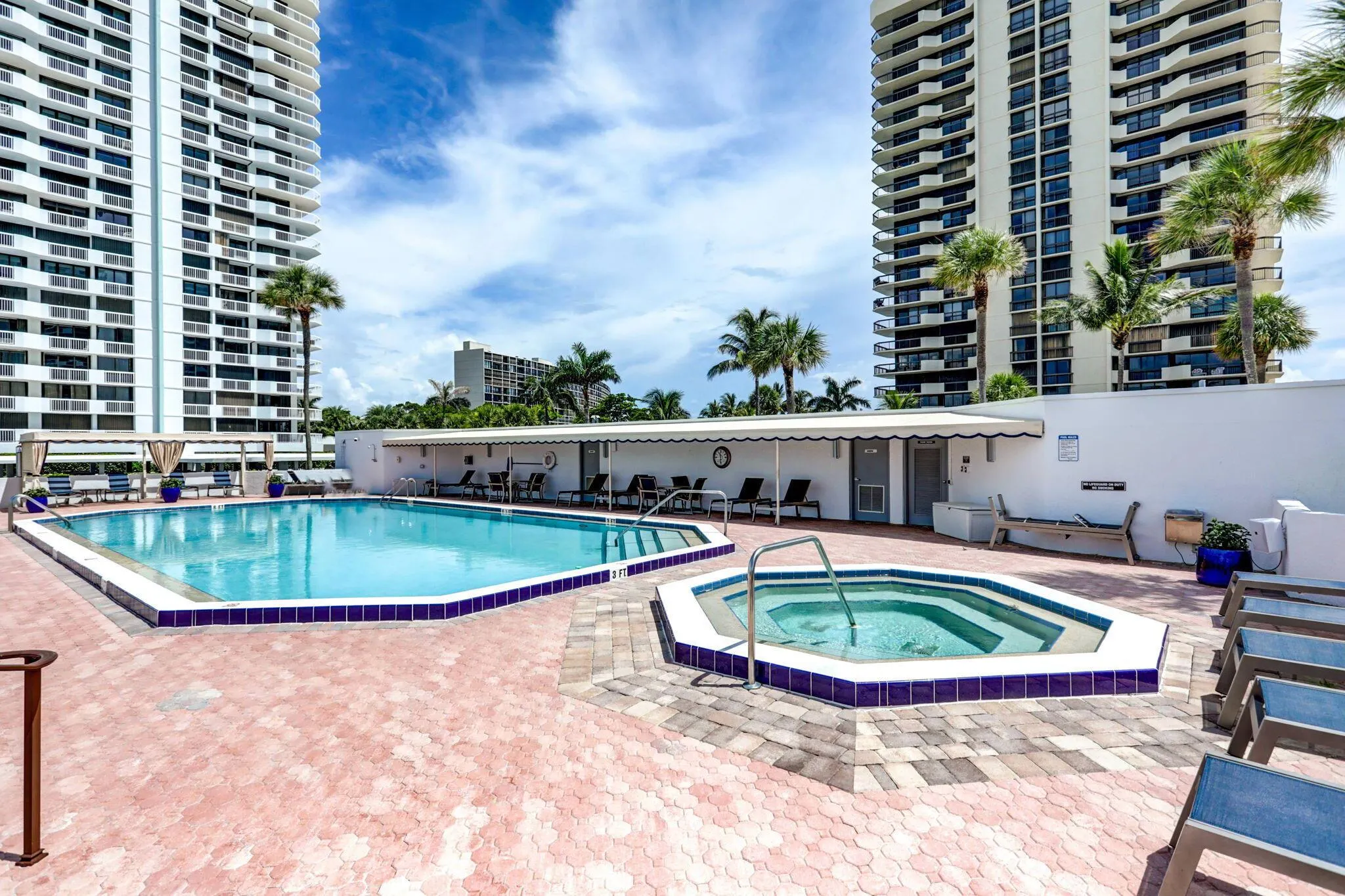123 Lakeshore Drive, #1544