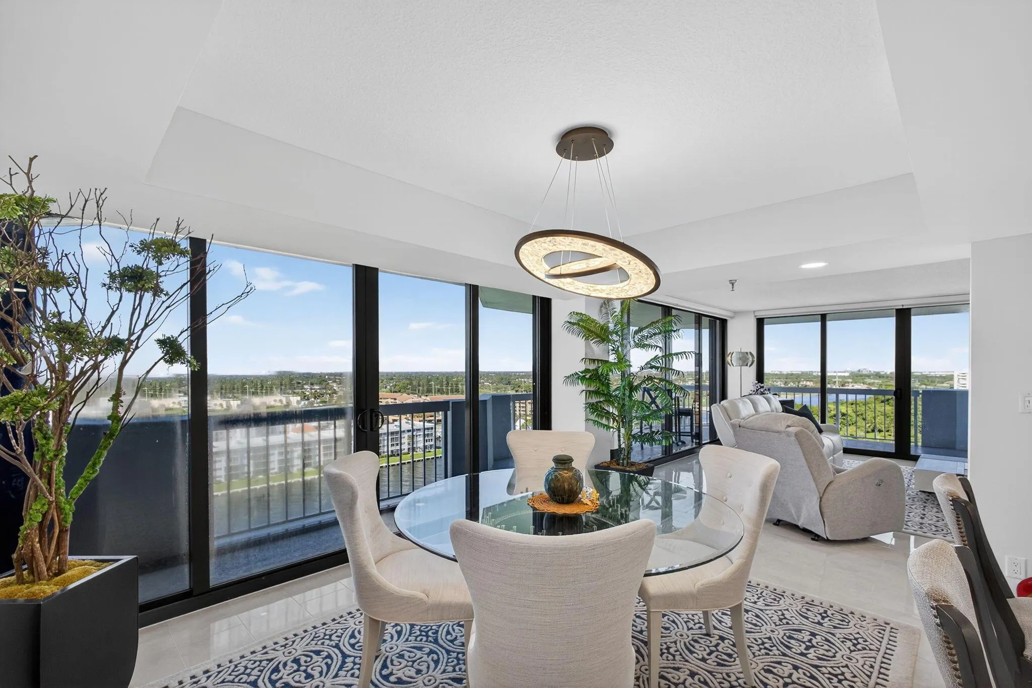 123 Lakeshore Drive, #1544