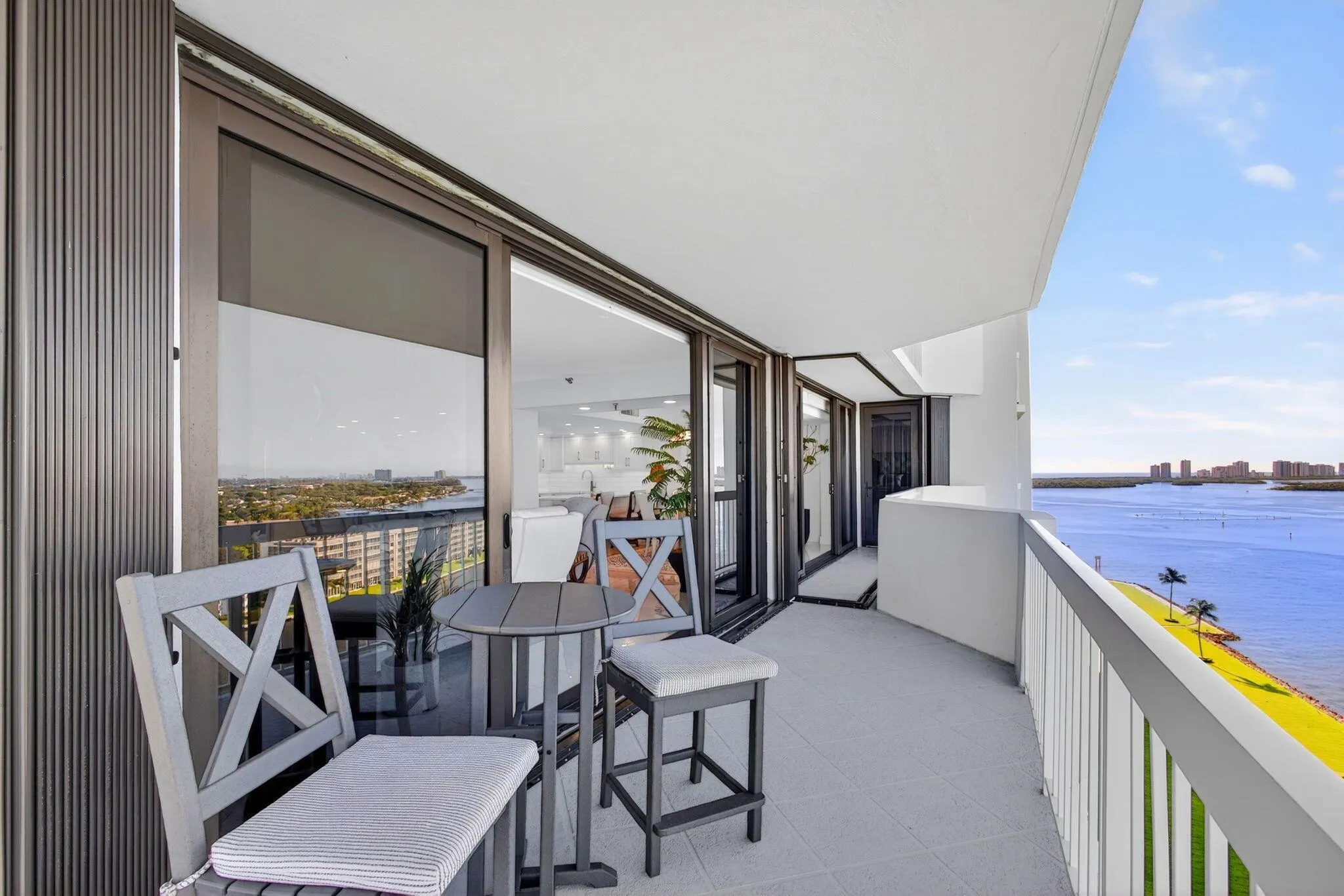 123 Lakeshore Drive, #1544