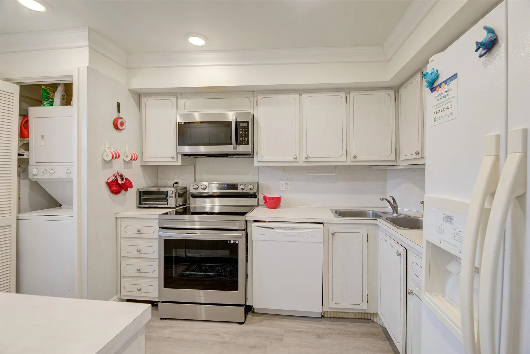 1537 E Hillsboro Boulevard, #238