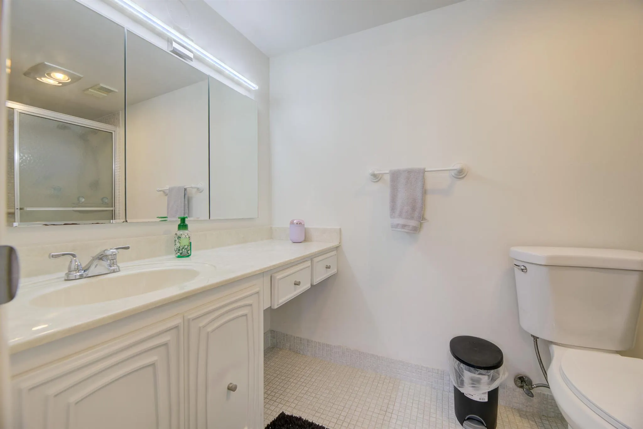 1537 E Hillsboro Boulevard, #238