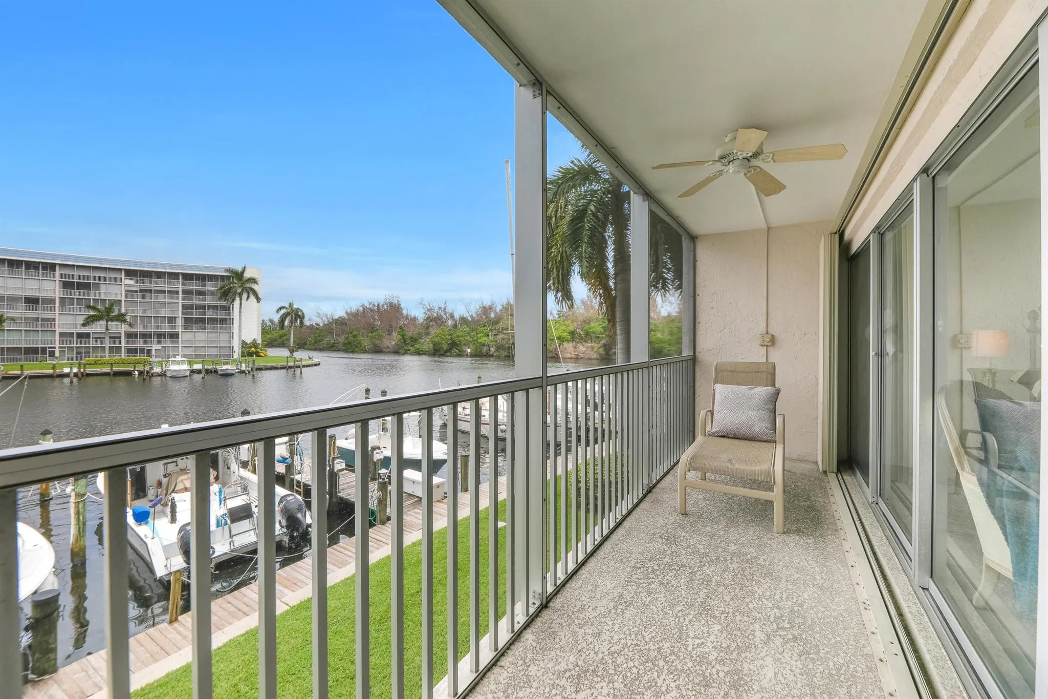 1537 E Hillsboro Boulevard, #238