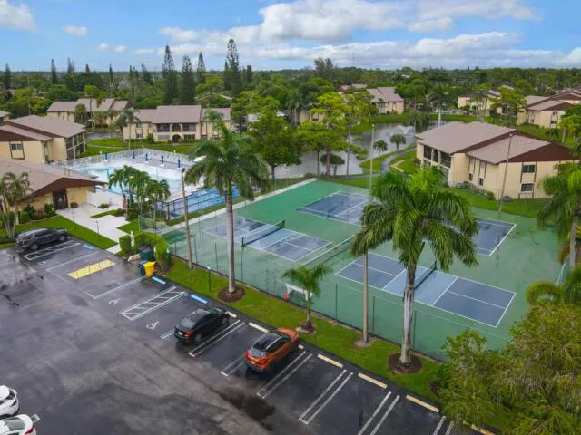 319 Pine Ridge Circle, #B1