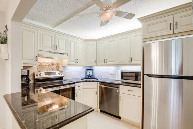 319 Pine Ridge Circle, #B1