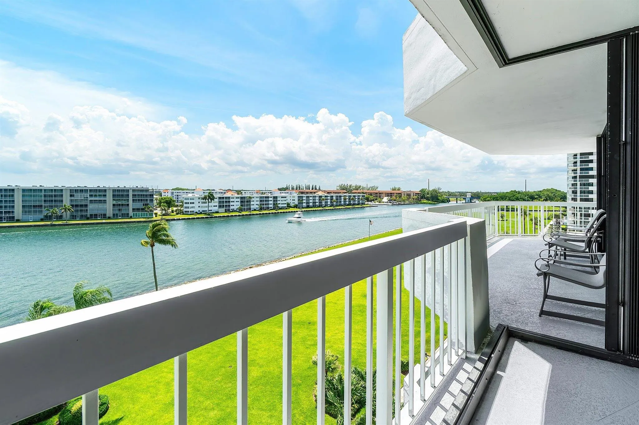 115 Lakeshore Drive, #648