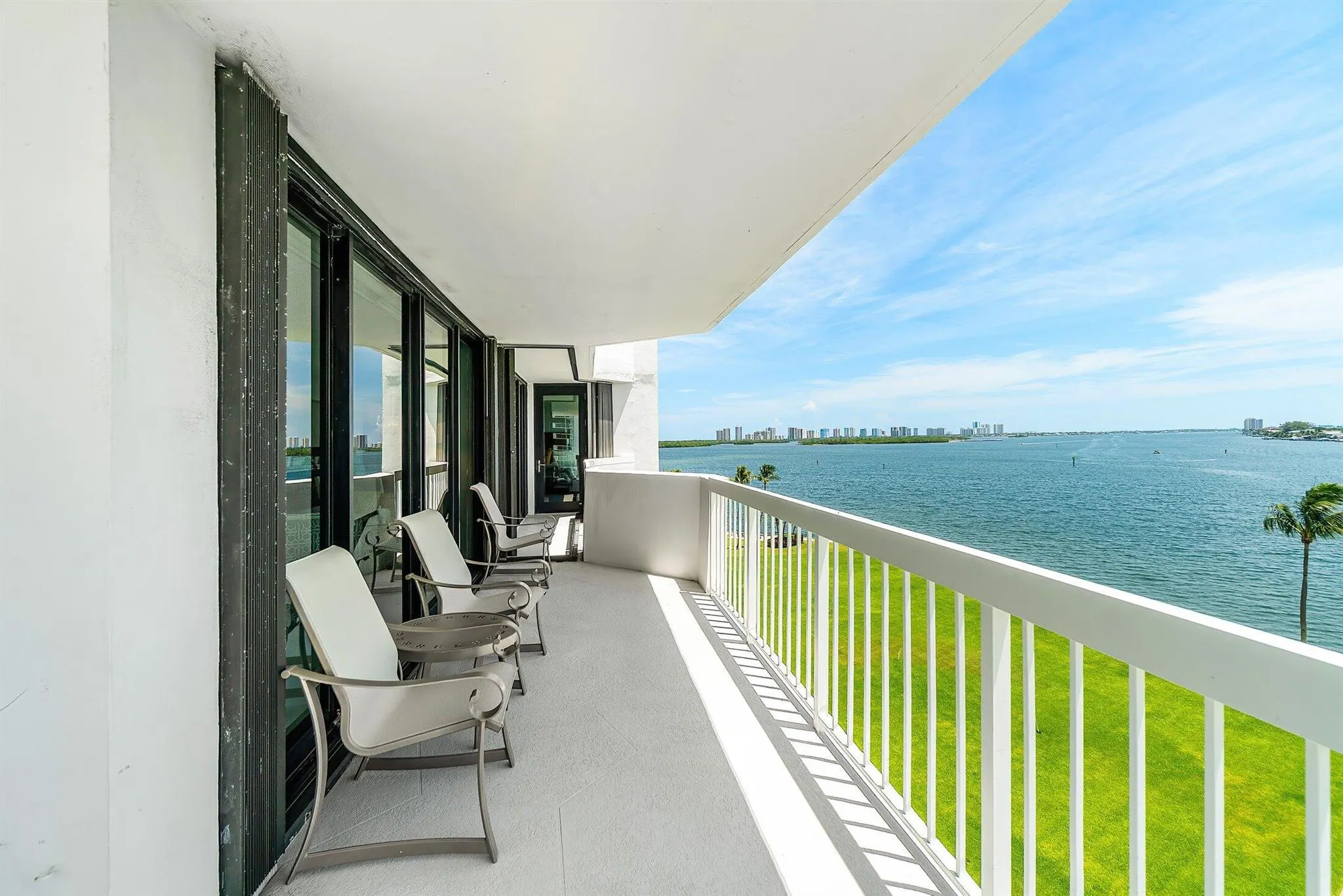 115 Lakeshore Drive, #648