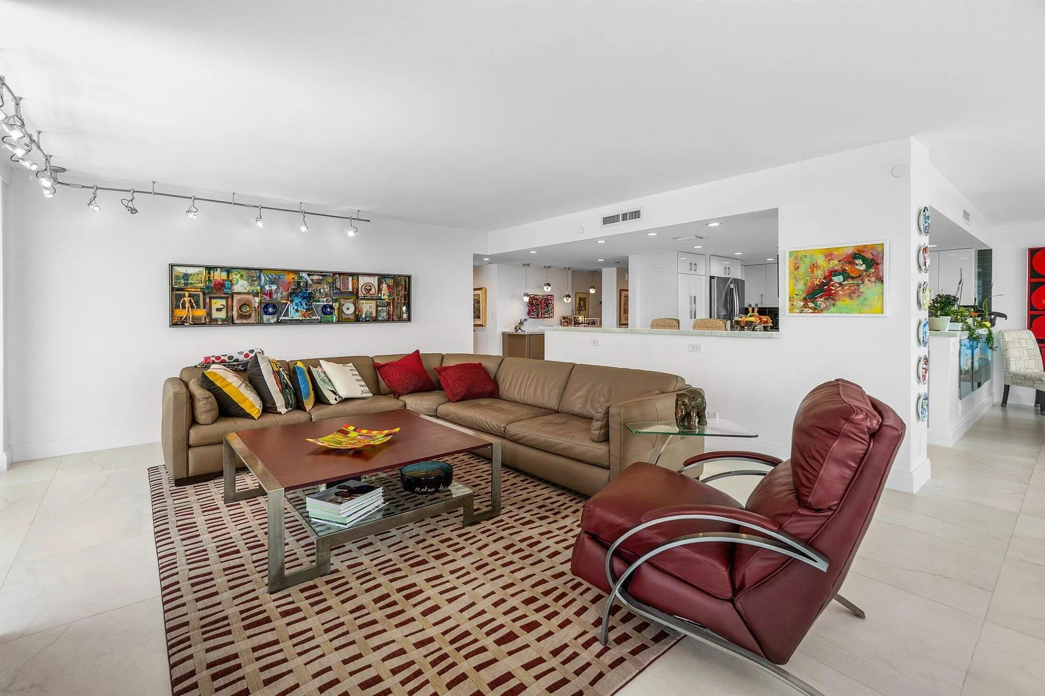 115 Lakeshore Drive, #648