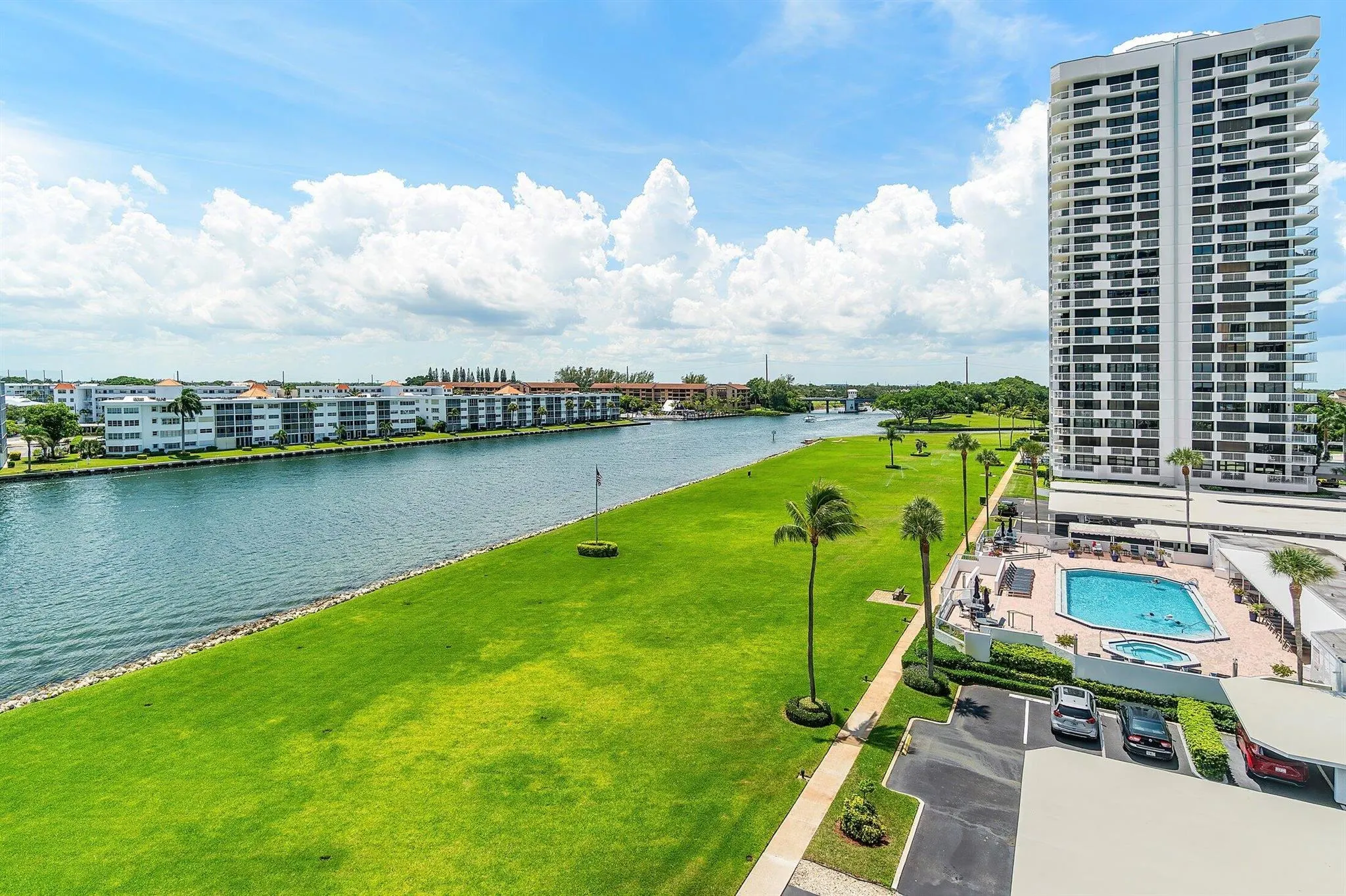 115 Lakeshore Drive, #648
