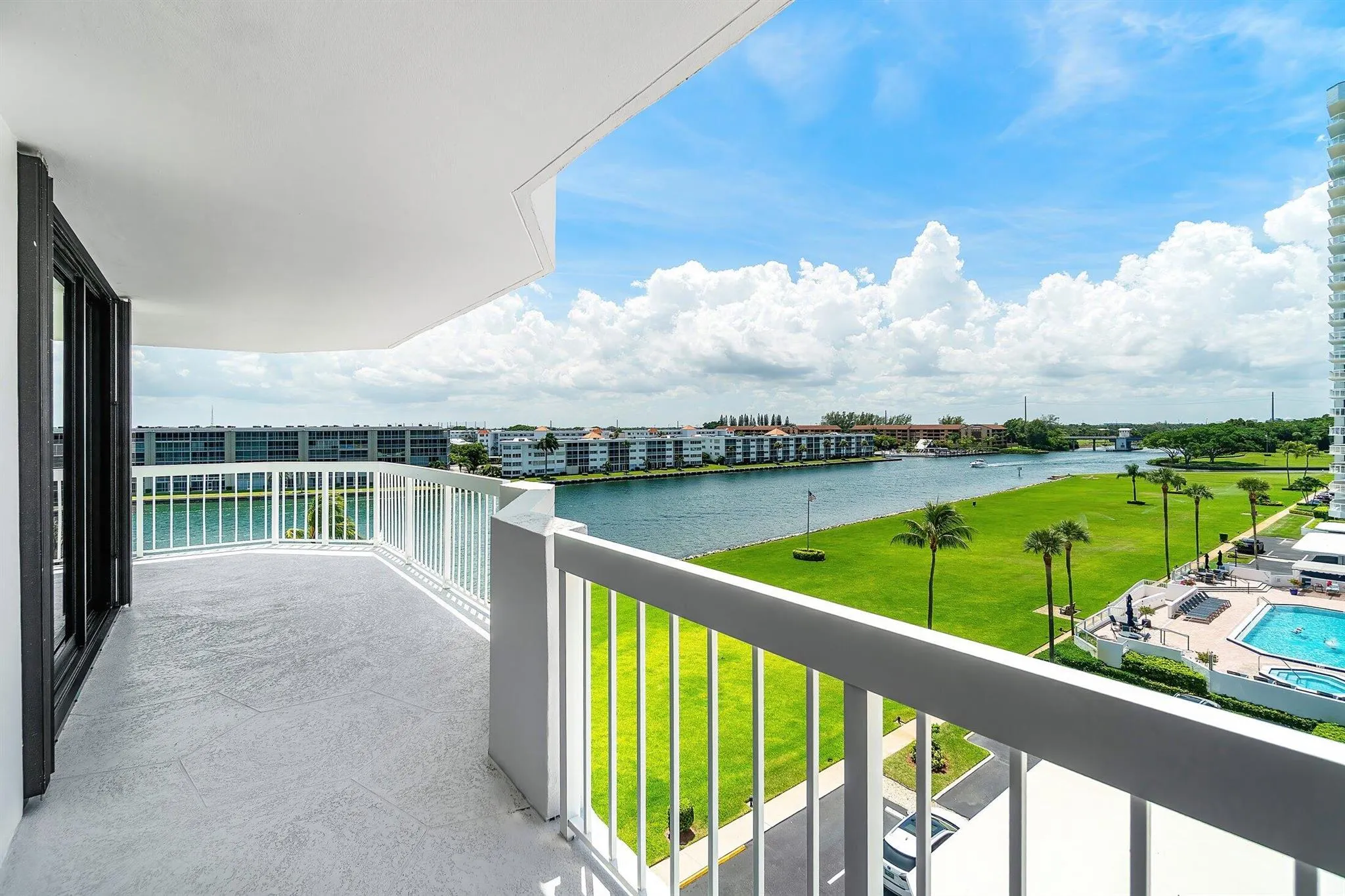 115 Lakeshore Drive, #648