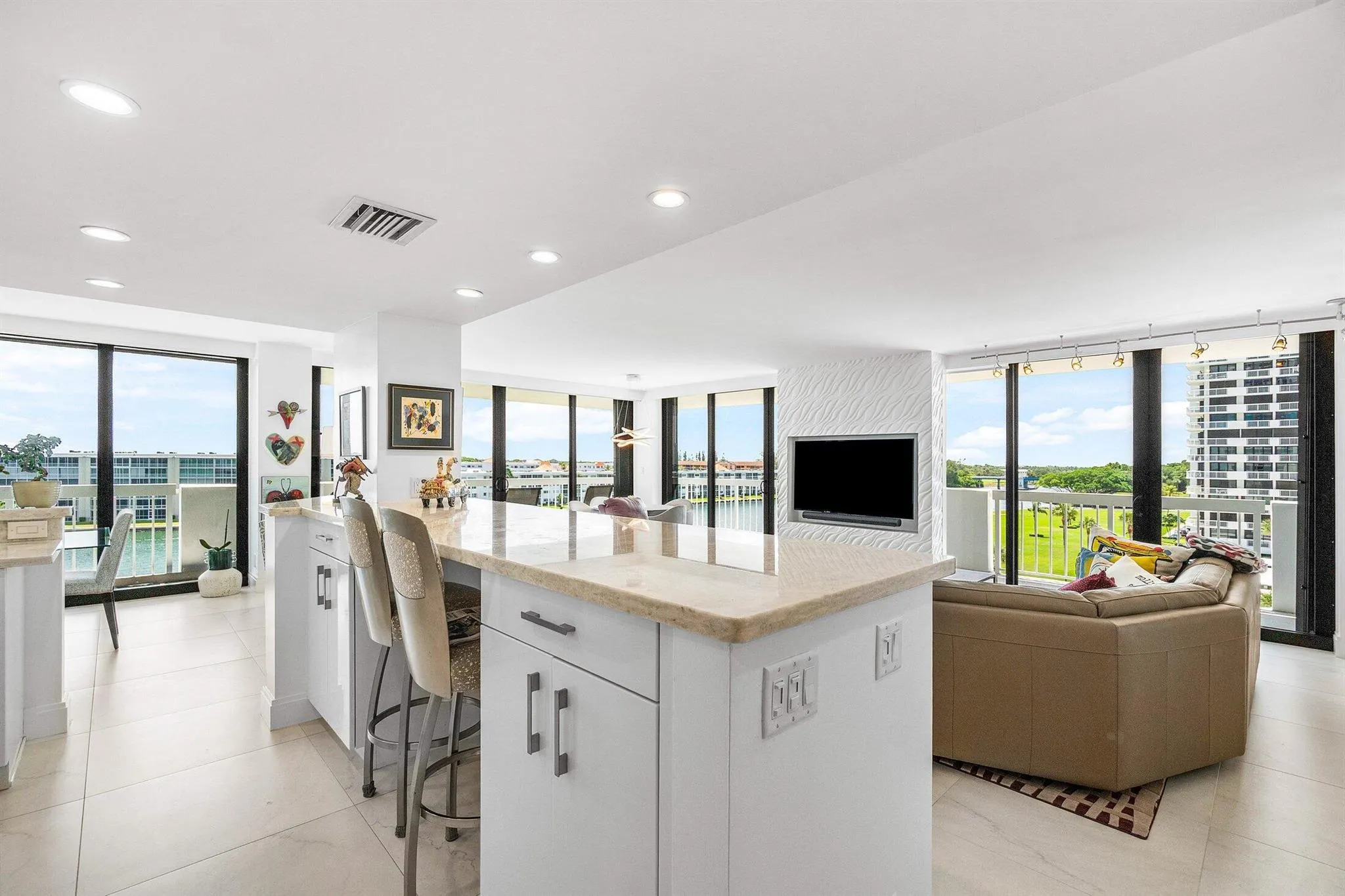 115 Lakeshore Drive, #648