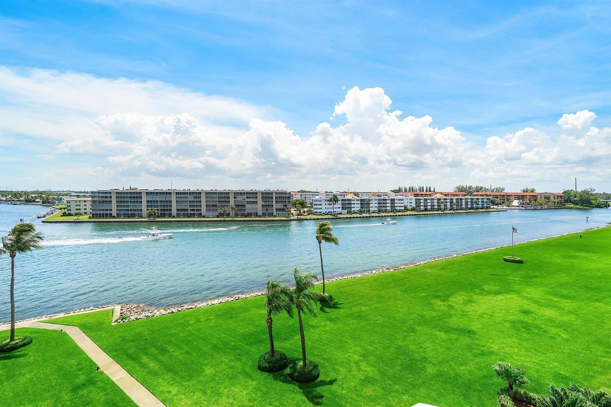 115 Lakeshore Drive, #648