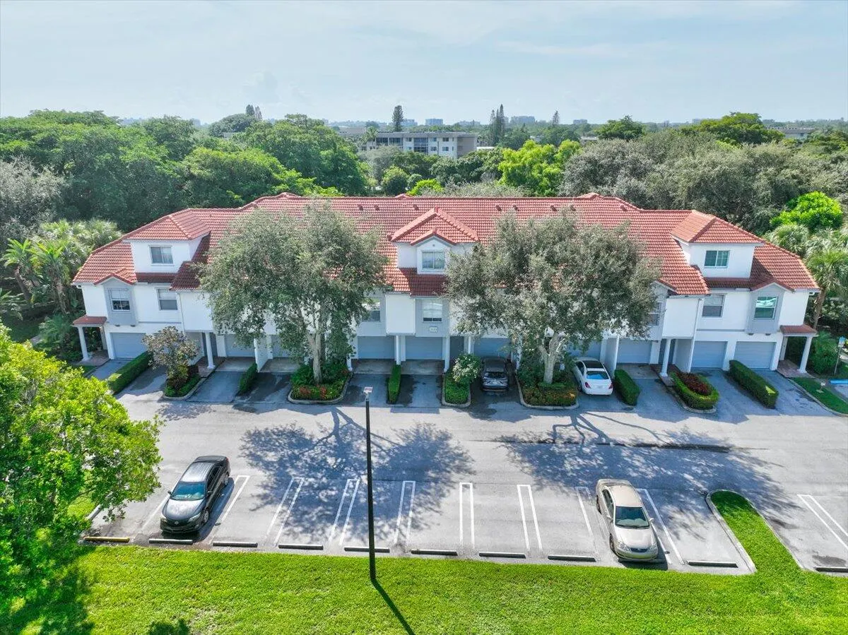 2030 Alta Meadows Lane, #1204