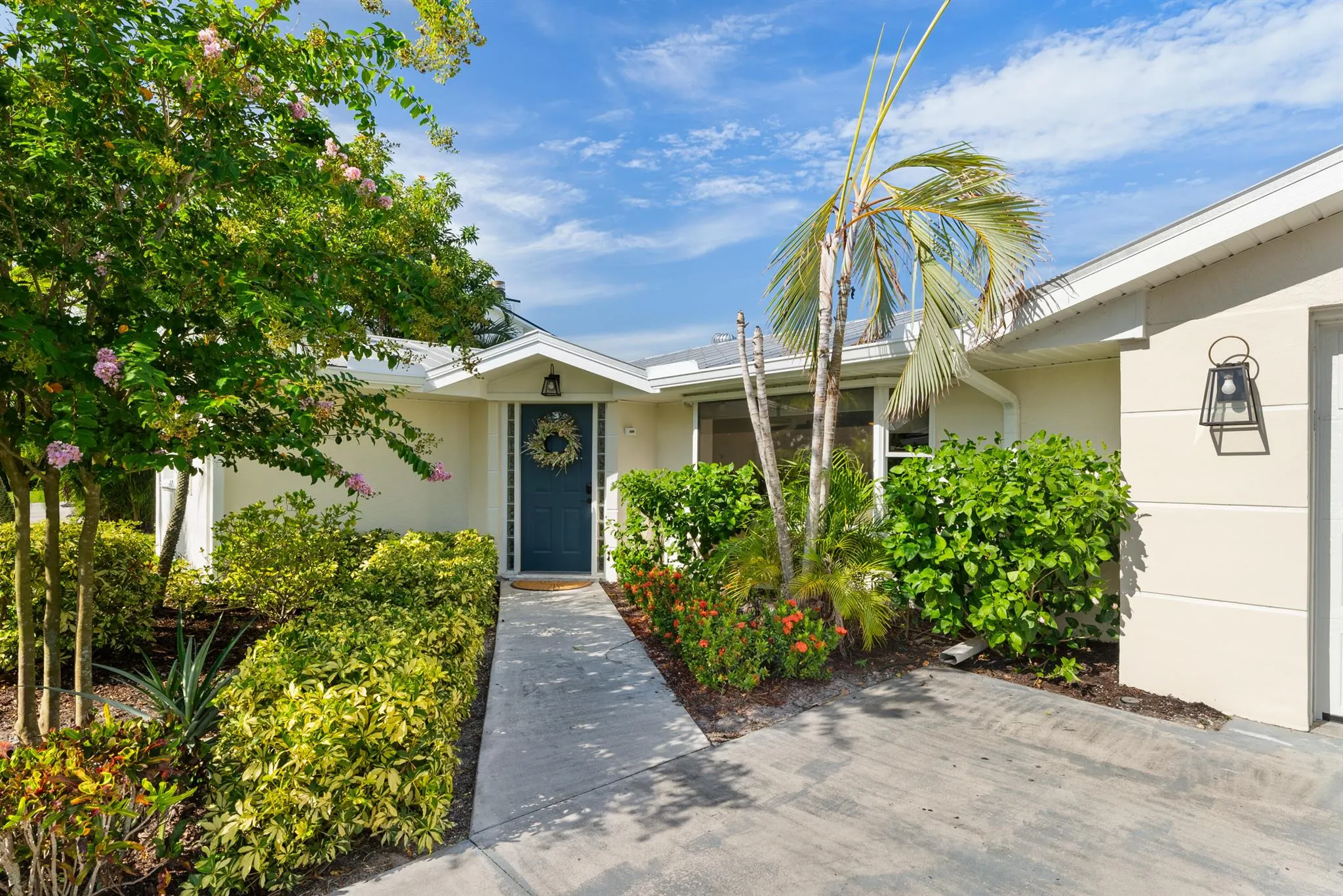 1229 SW Dyer Point Road