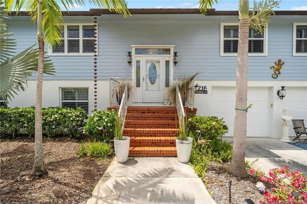 216 SE Flamingo Avenue