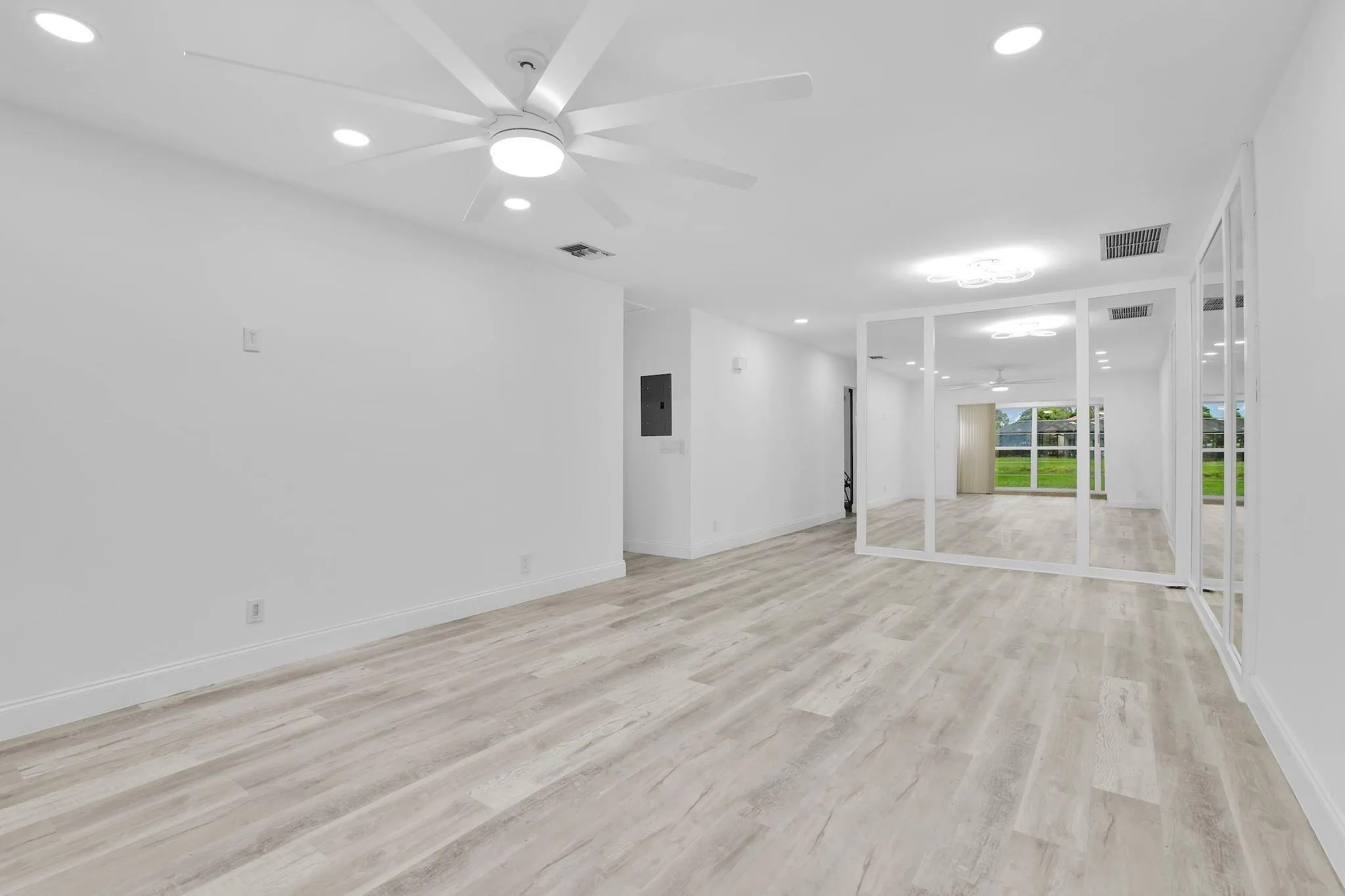 8844 Belle Aire  Dr Drive, #224