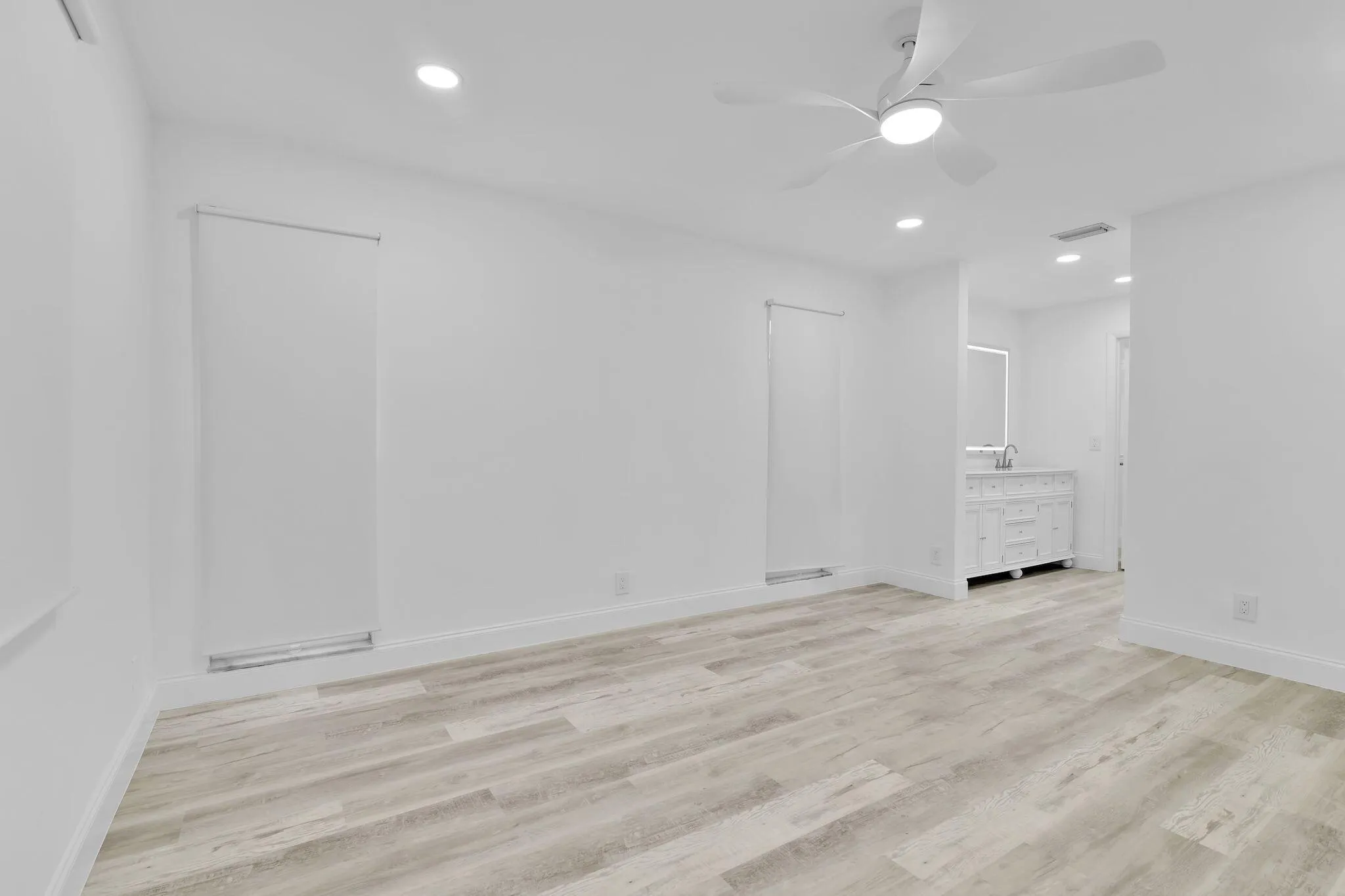 8844 Belle Aire  Dr Drive, #224