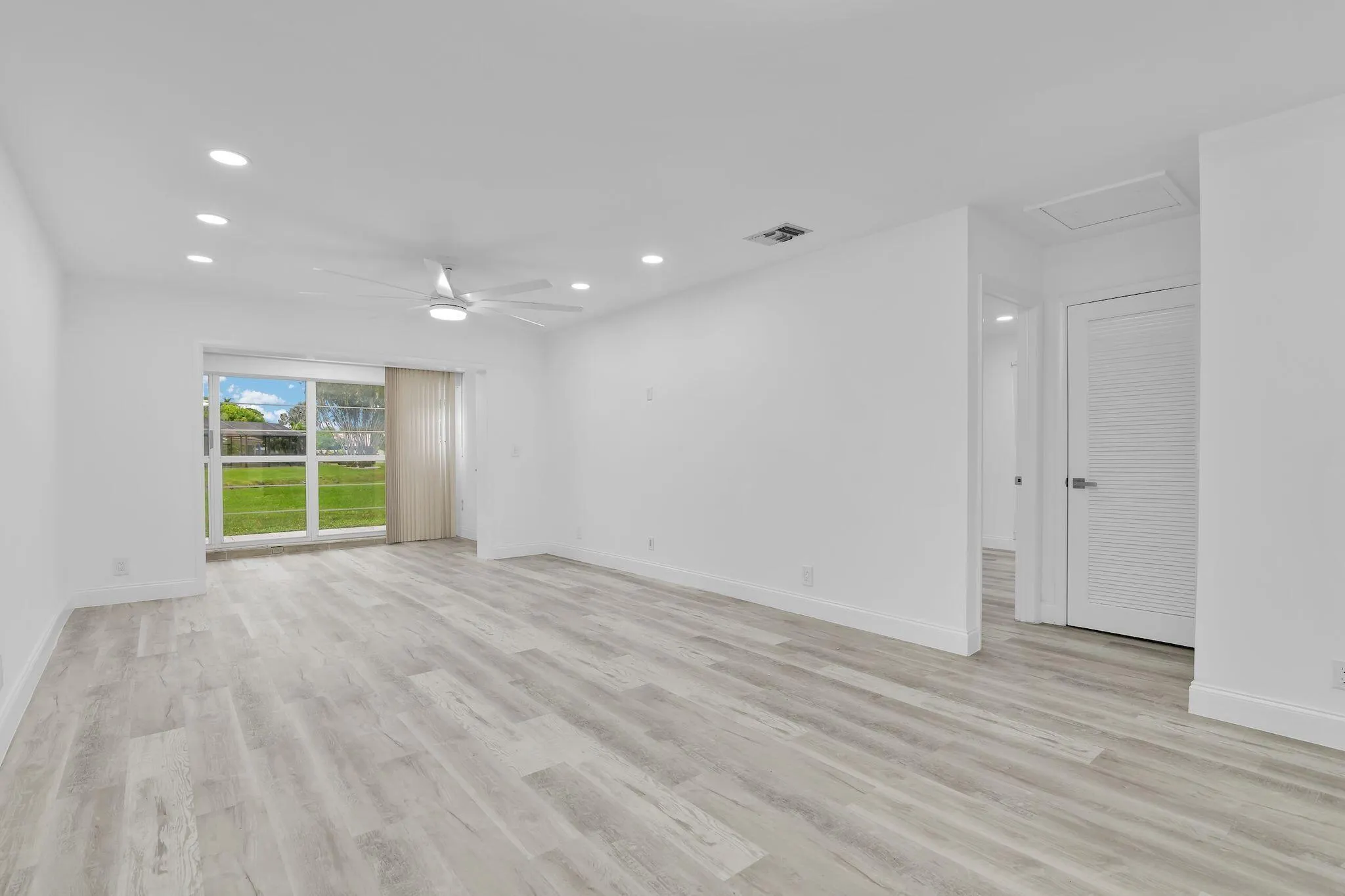8844 Belle Aire  Dr Drive, #224