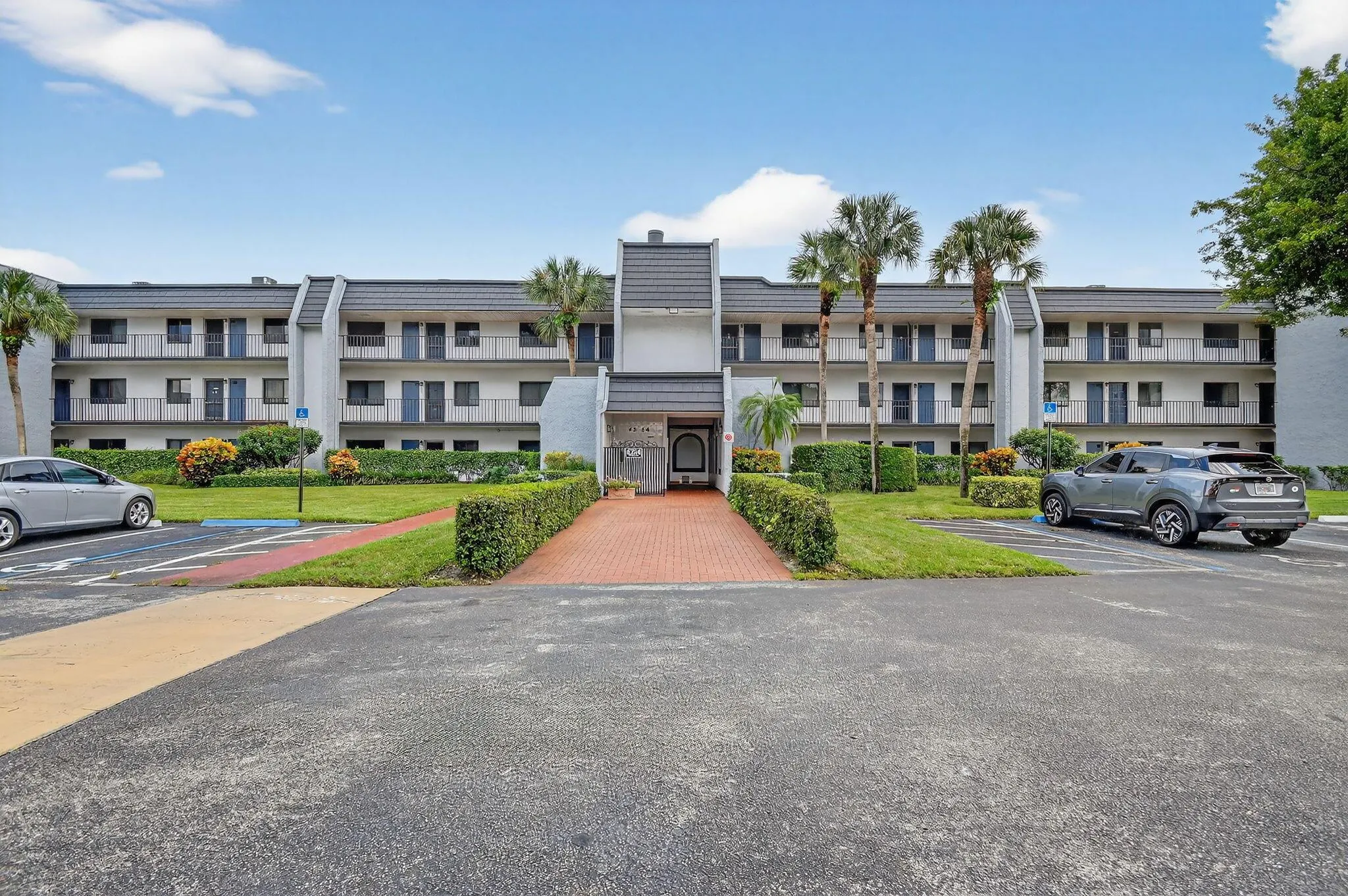 4254 Deste Court, #201