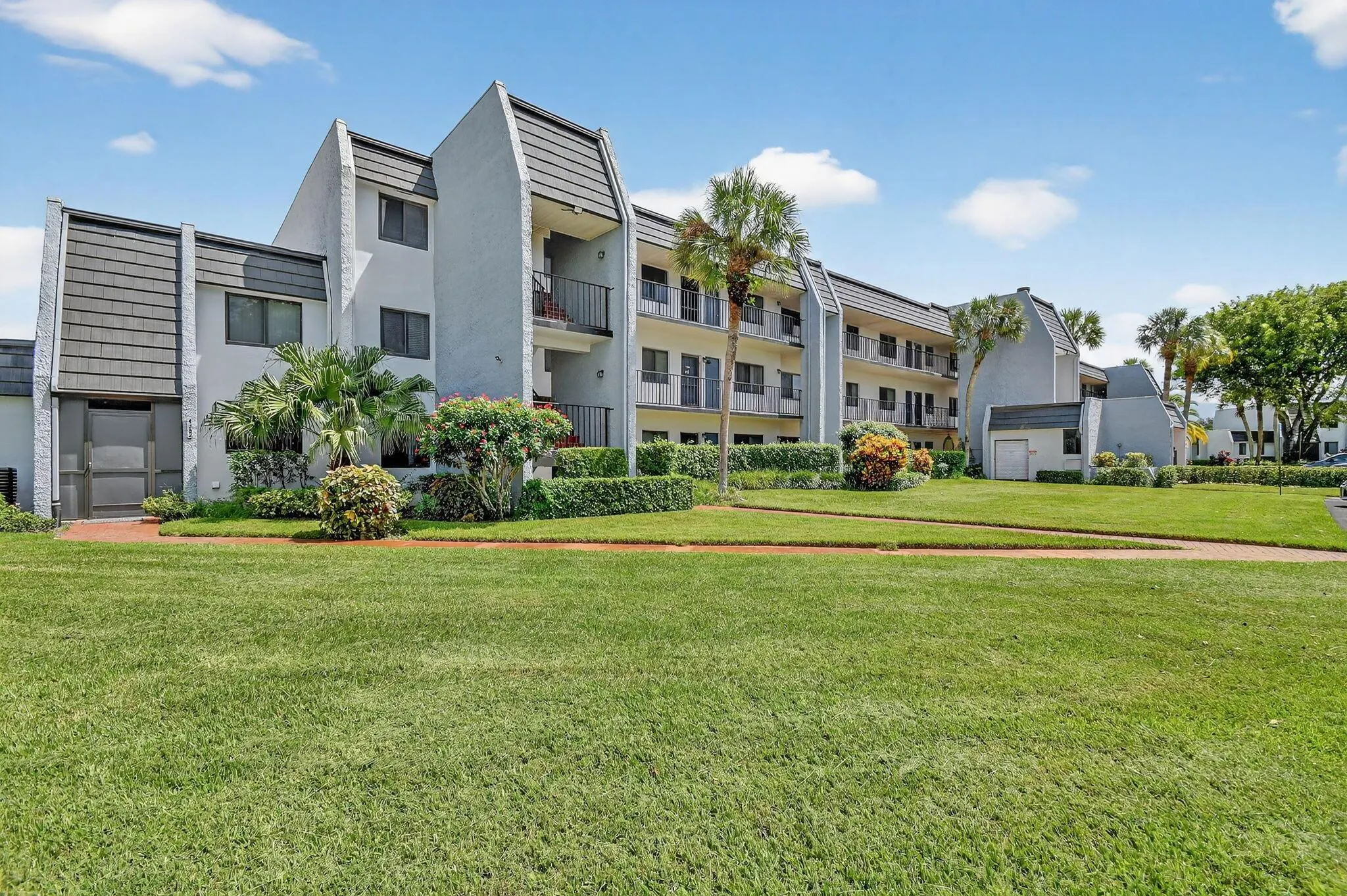4254 Deste Court, #201