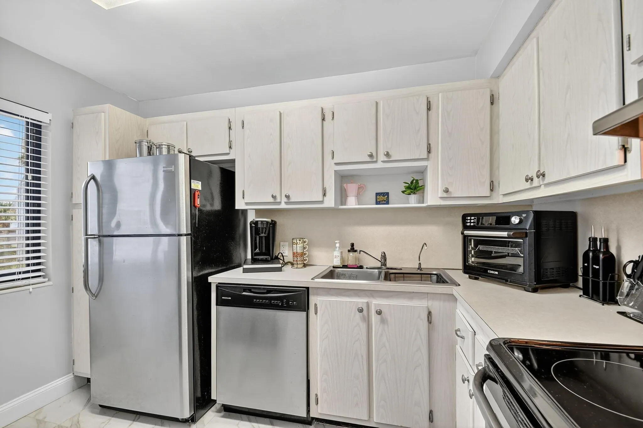 4254 Deste Court, #201