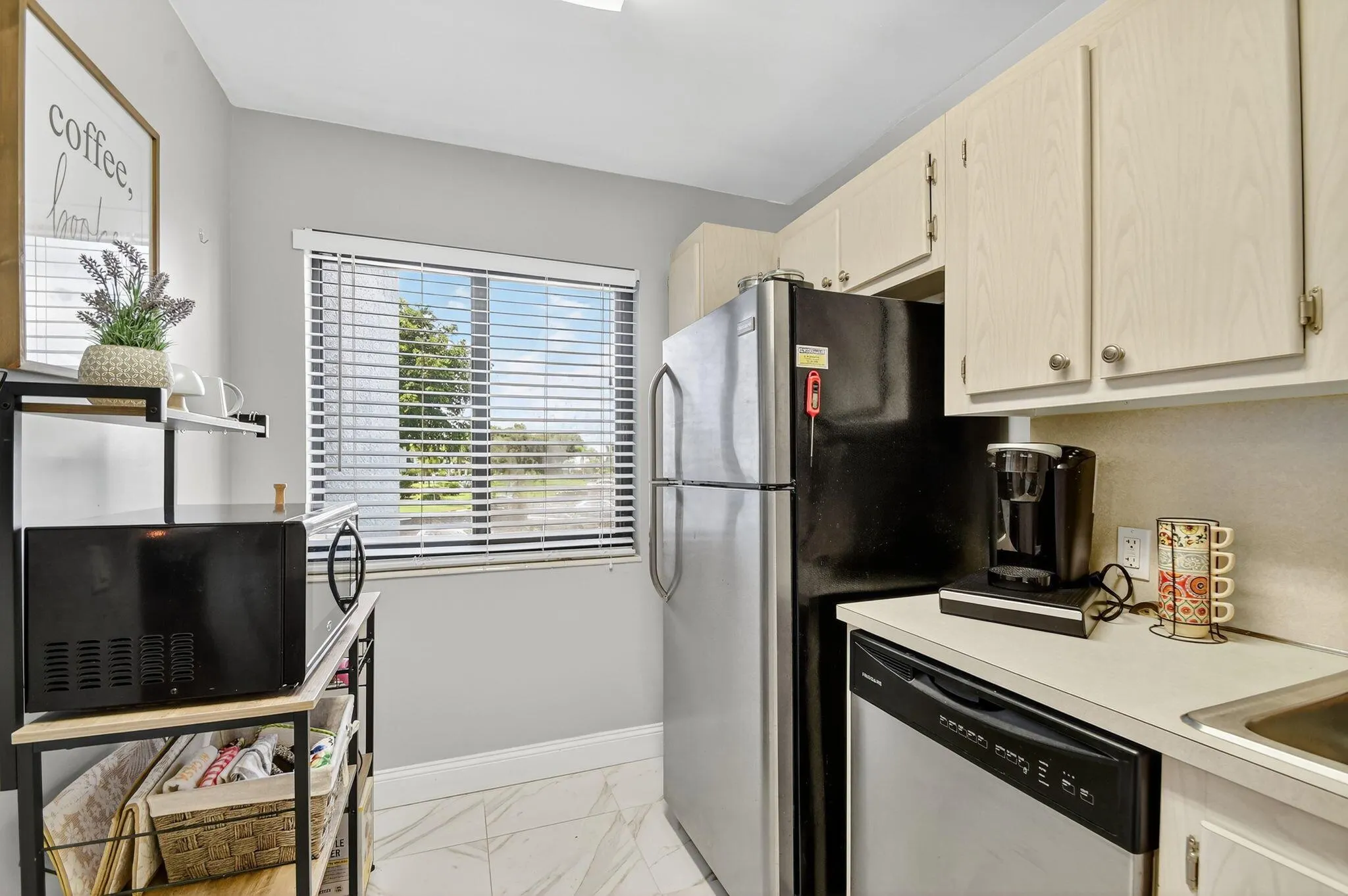 4254 Deste Court, #201