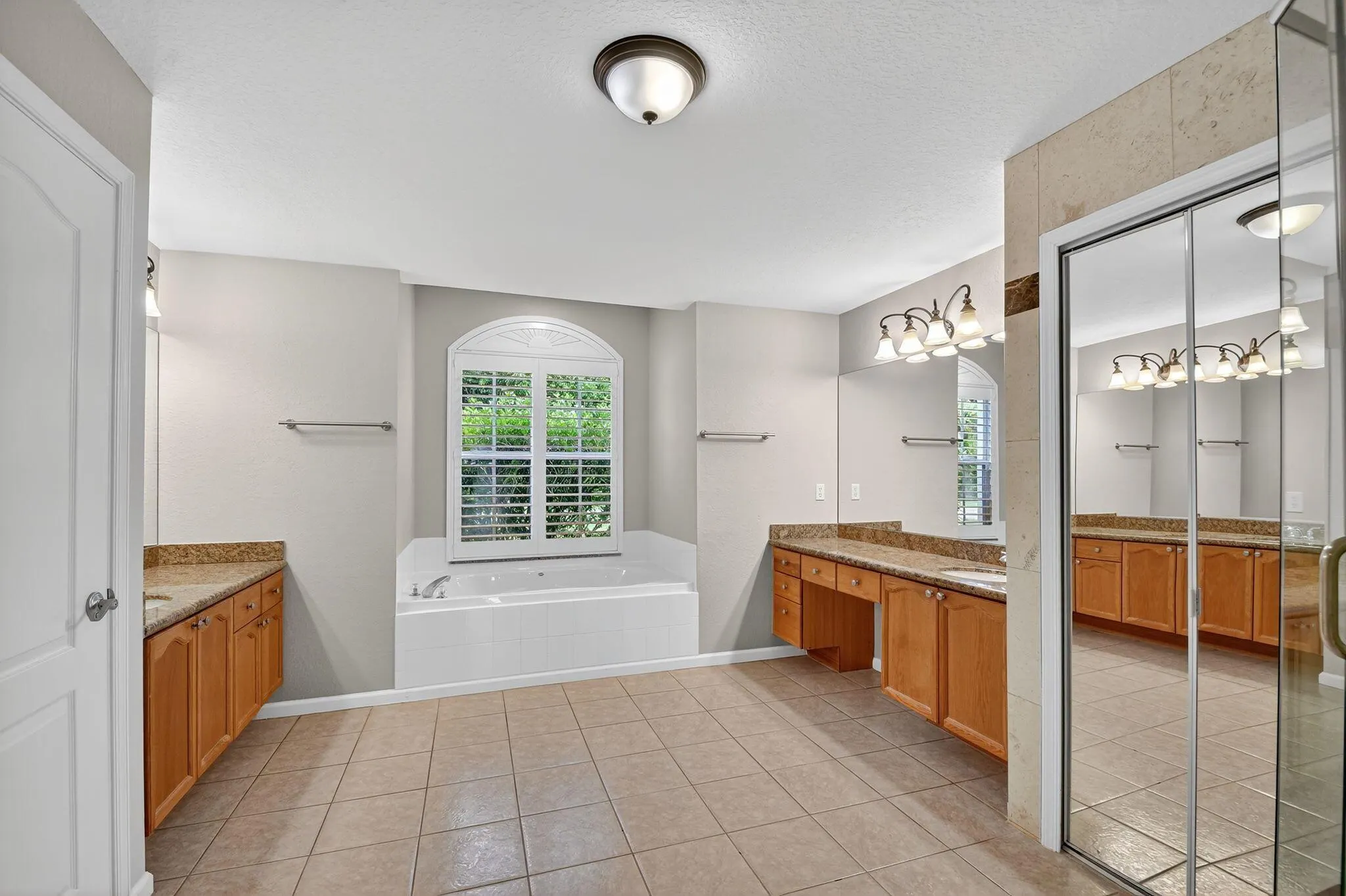 5551 Lago Del Sol Drive