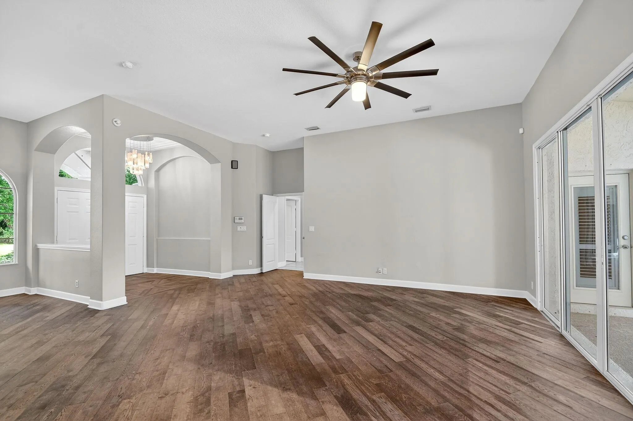 5551 Lago Del Sol Drive