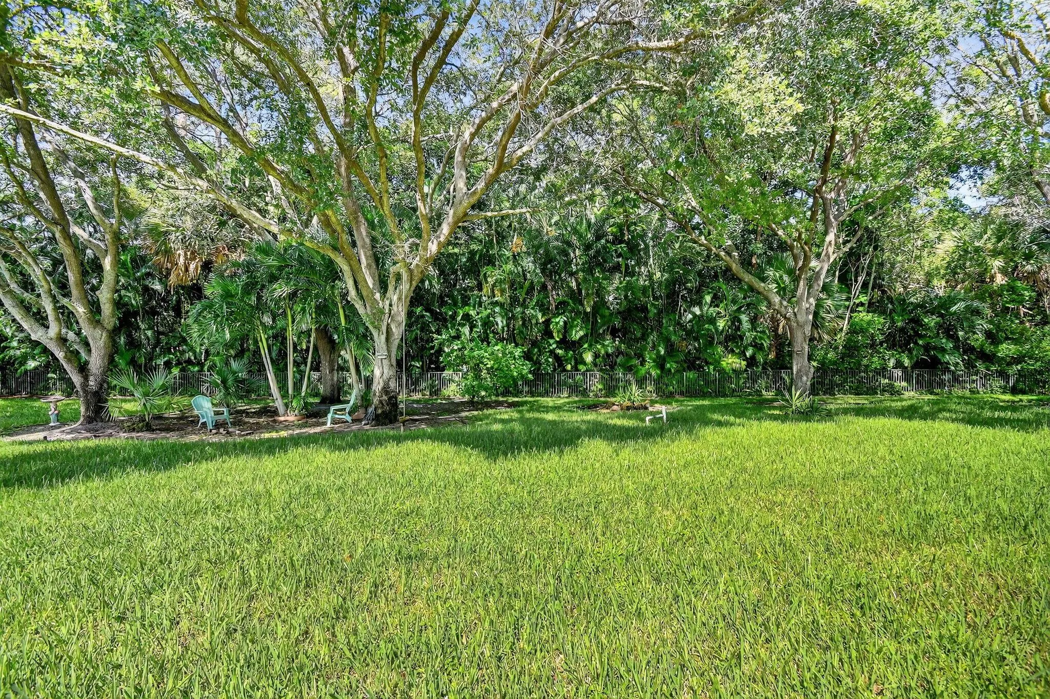 5551 Lago Del Sol Drive