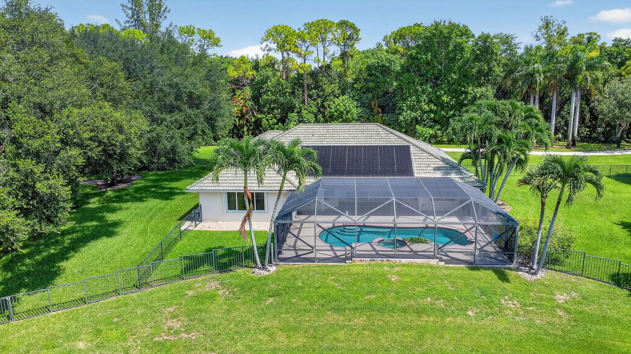 5551 Lago Del Sol Drive