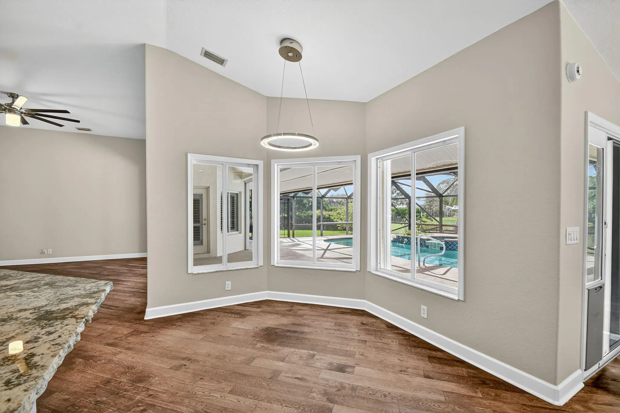 5551 Lago Del Sol Drive