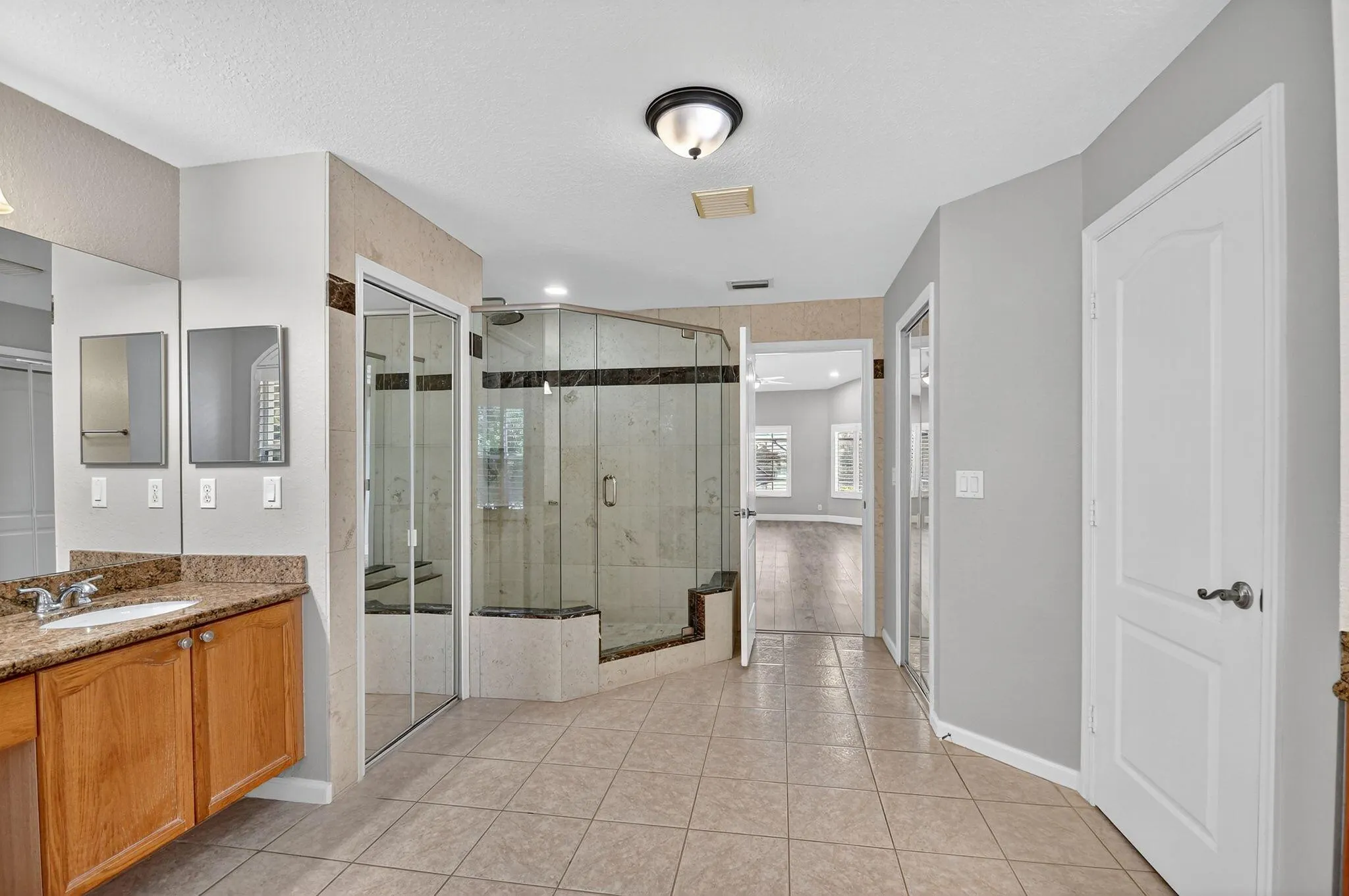 5551 Lago Del Sol Drive