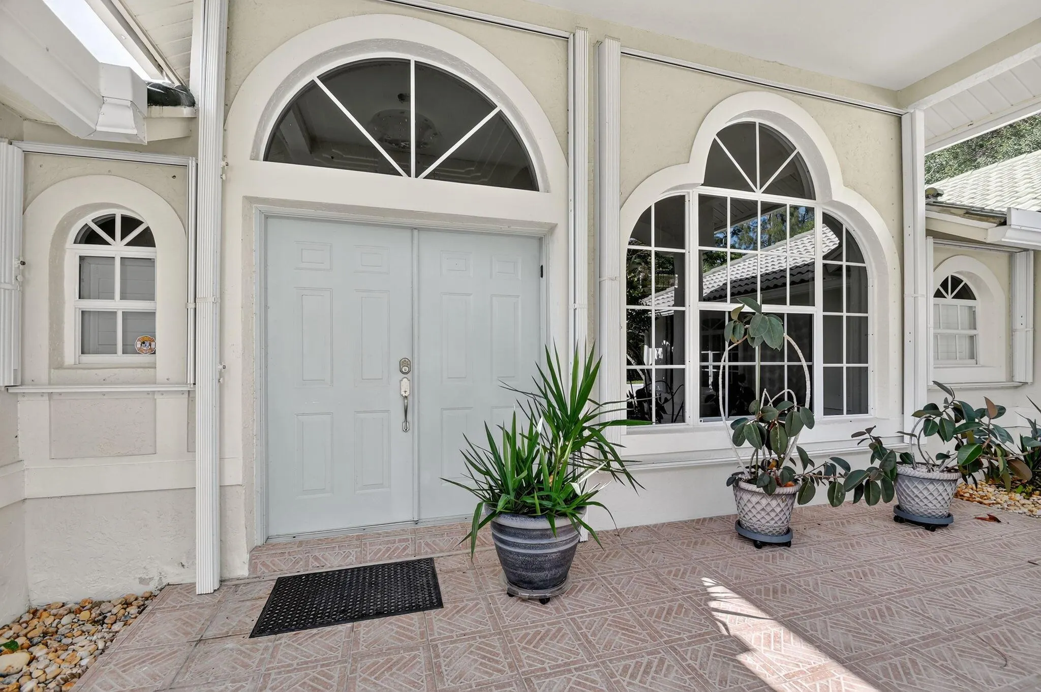 5551 Lago Del Sol Drive