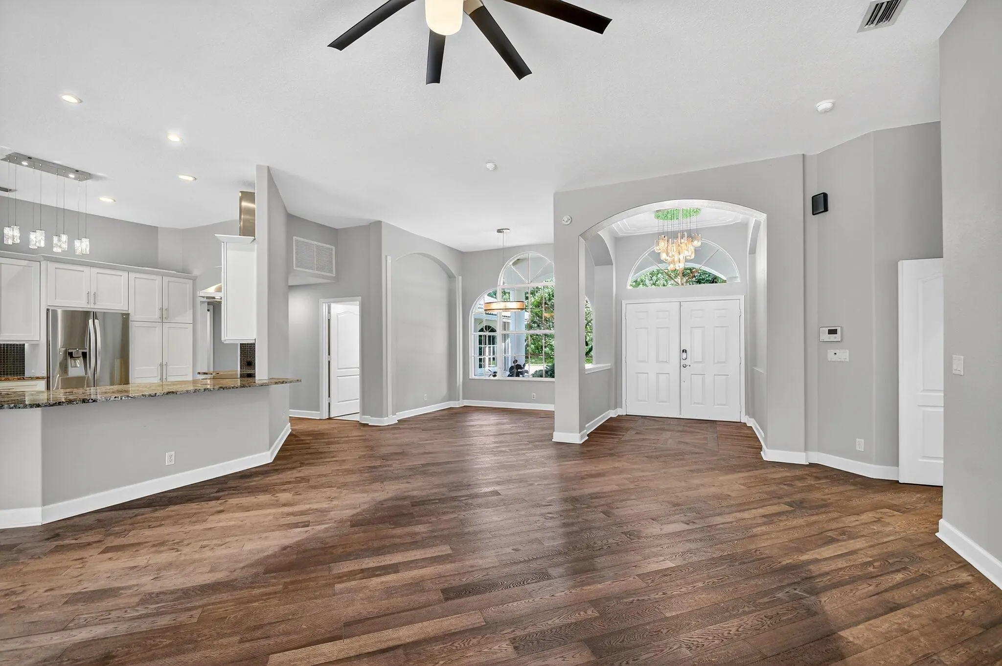 5551 Lago Del Sol Drive