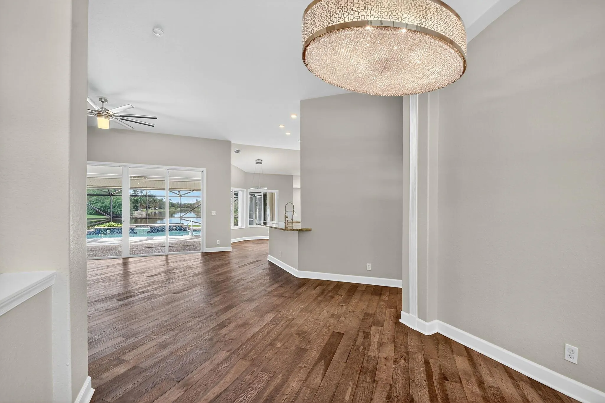 5551 Lago Del Sol Drive