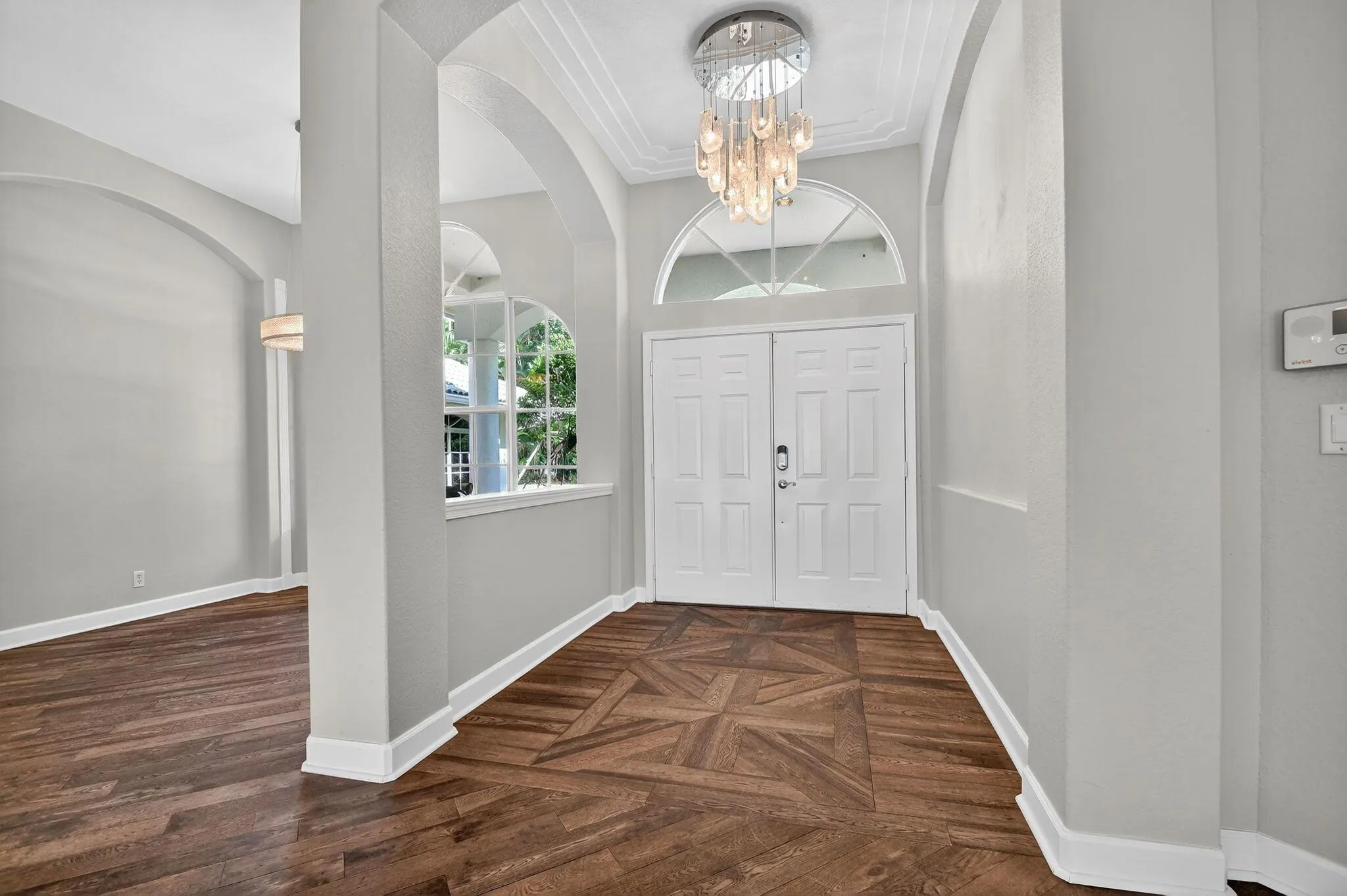 5551 Lago Del Sol Drive