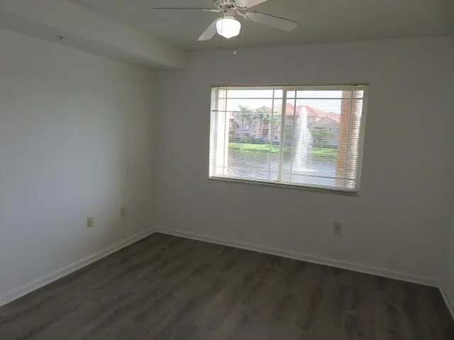 181 SW Palm Drive, #206