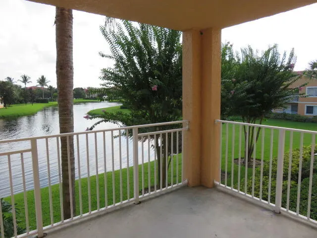 181 SW Palm Drive, #206