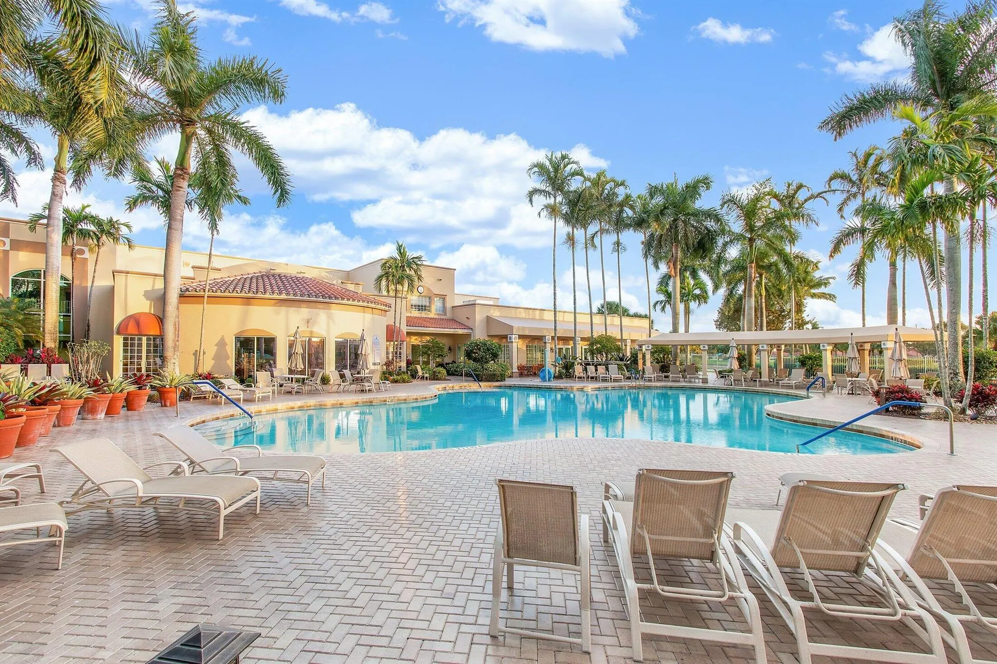 5874 Crystal Shores Drive, #304