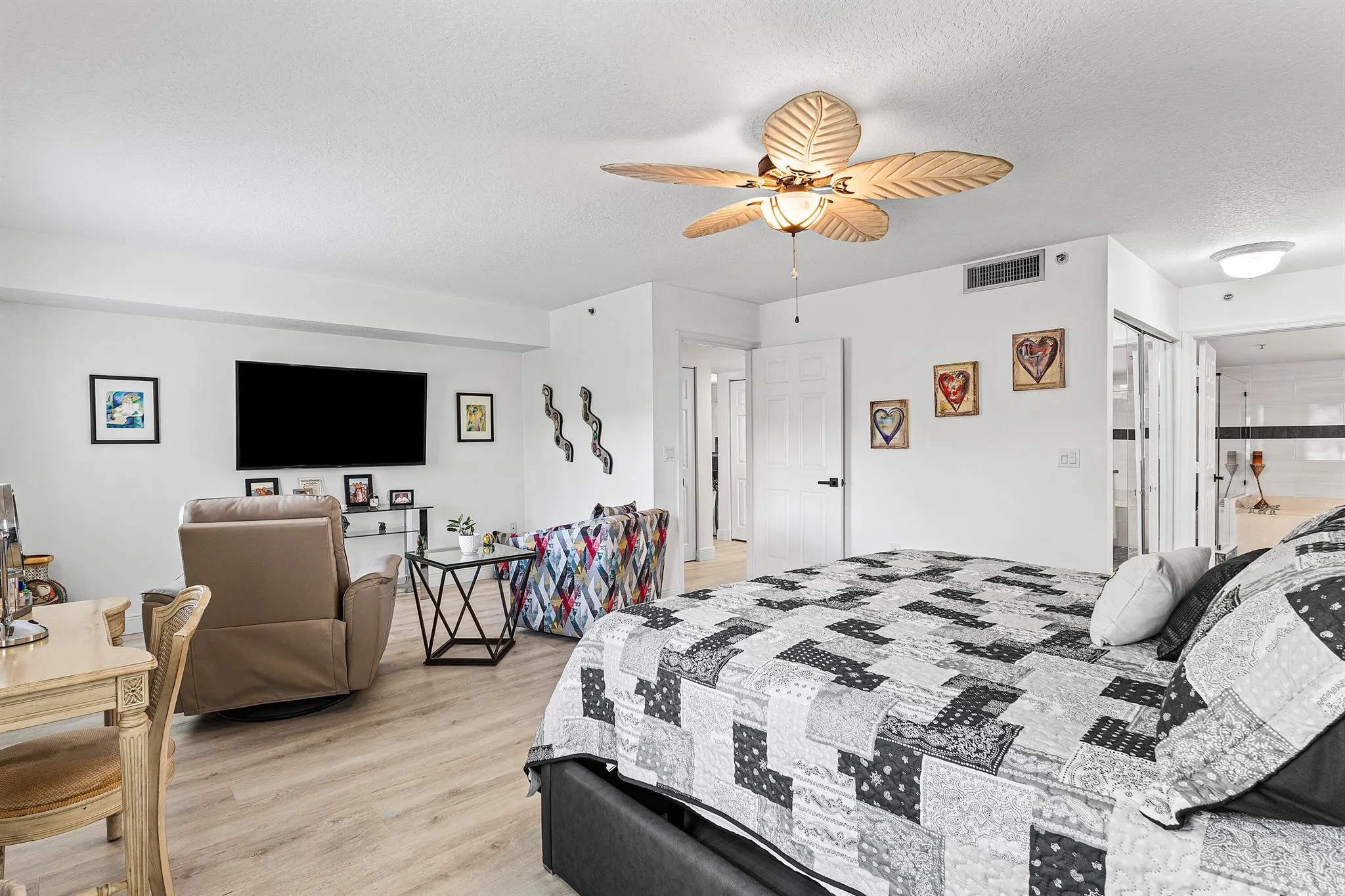 5874 Crystal Shores Drive, #304