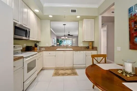 18 Harbour Isles 306 Drive W, #306