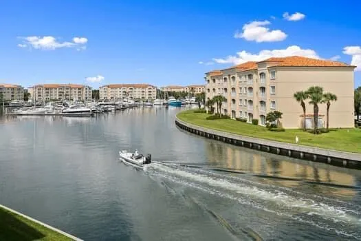 18 Harbour Isles 306 Drive W, #306