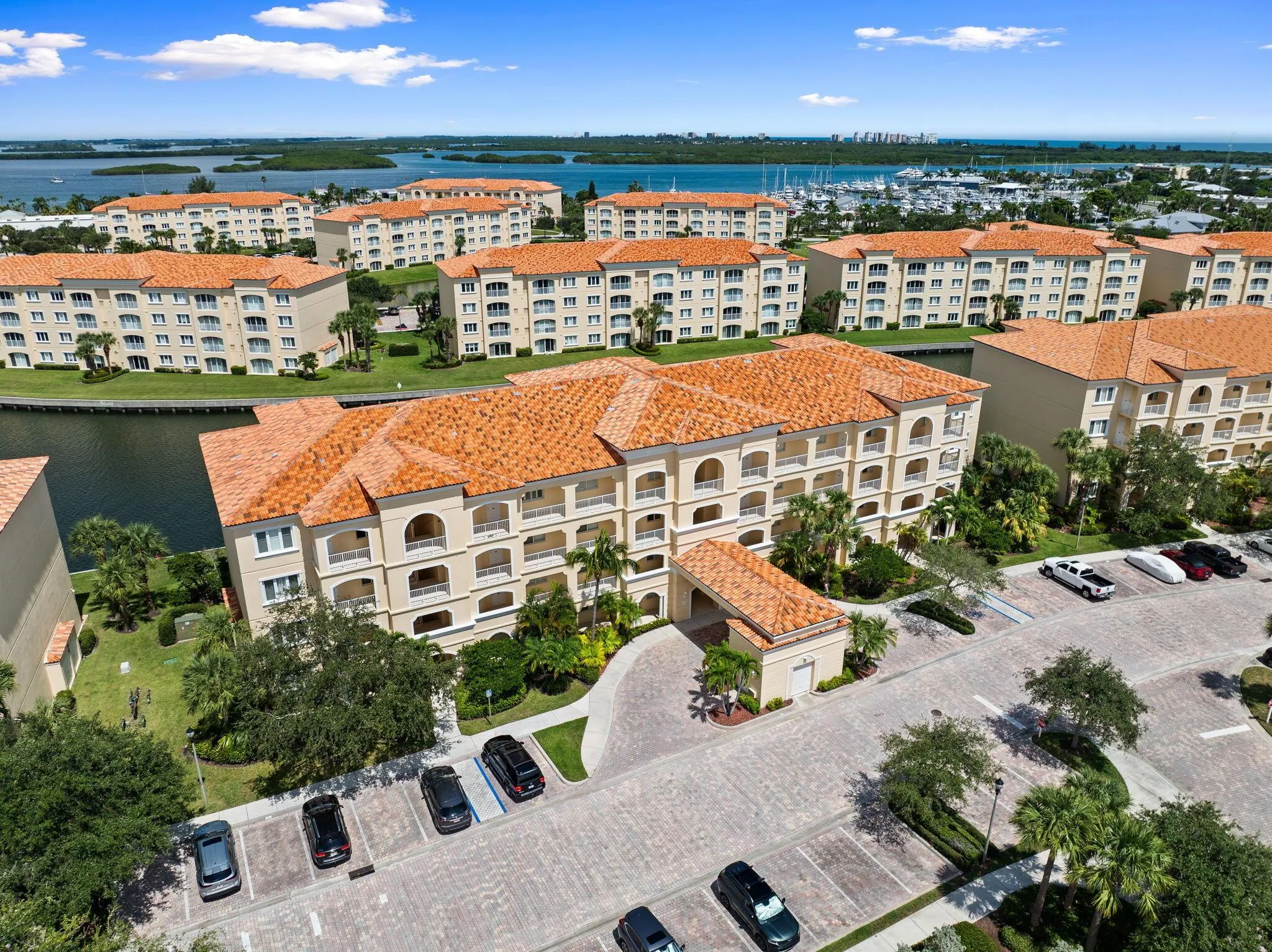 18 Harbour Isles 306 Drive W, #306