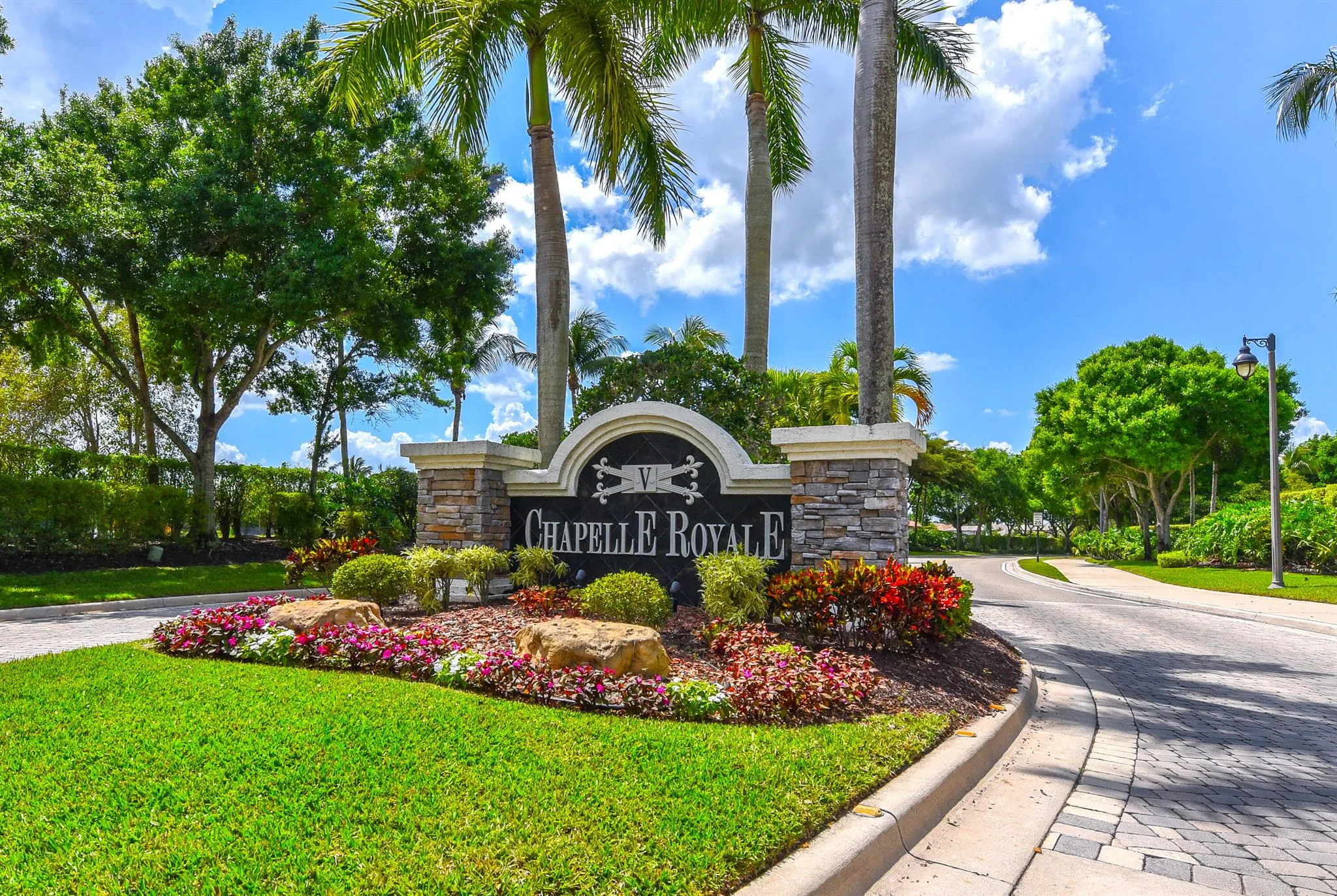 10514 Versailles Boulevard