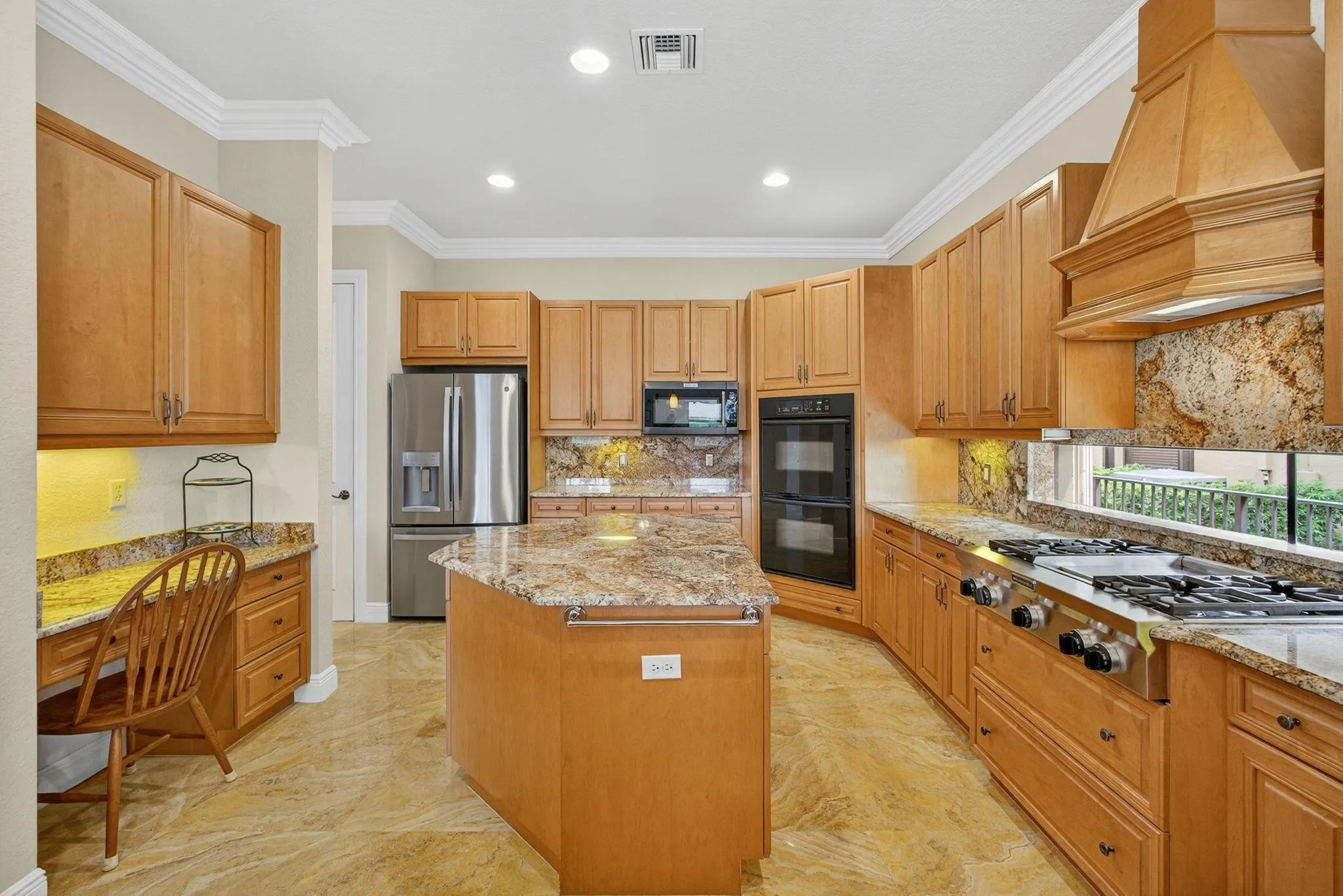 10514 Versailles Boulevard