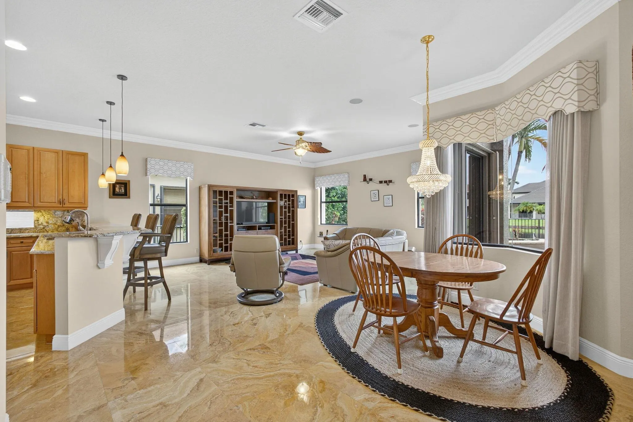 10514 Versailles Boulevard